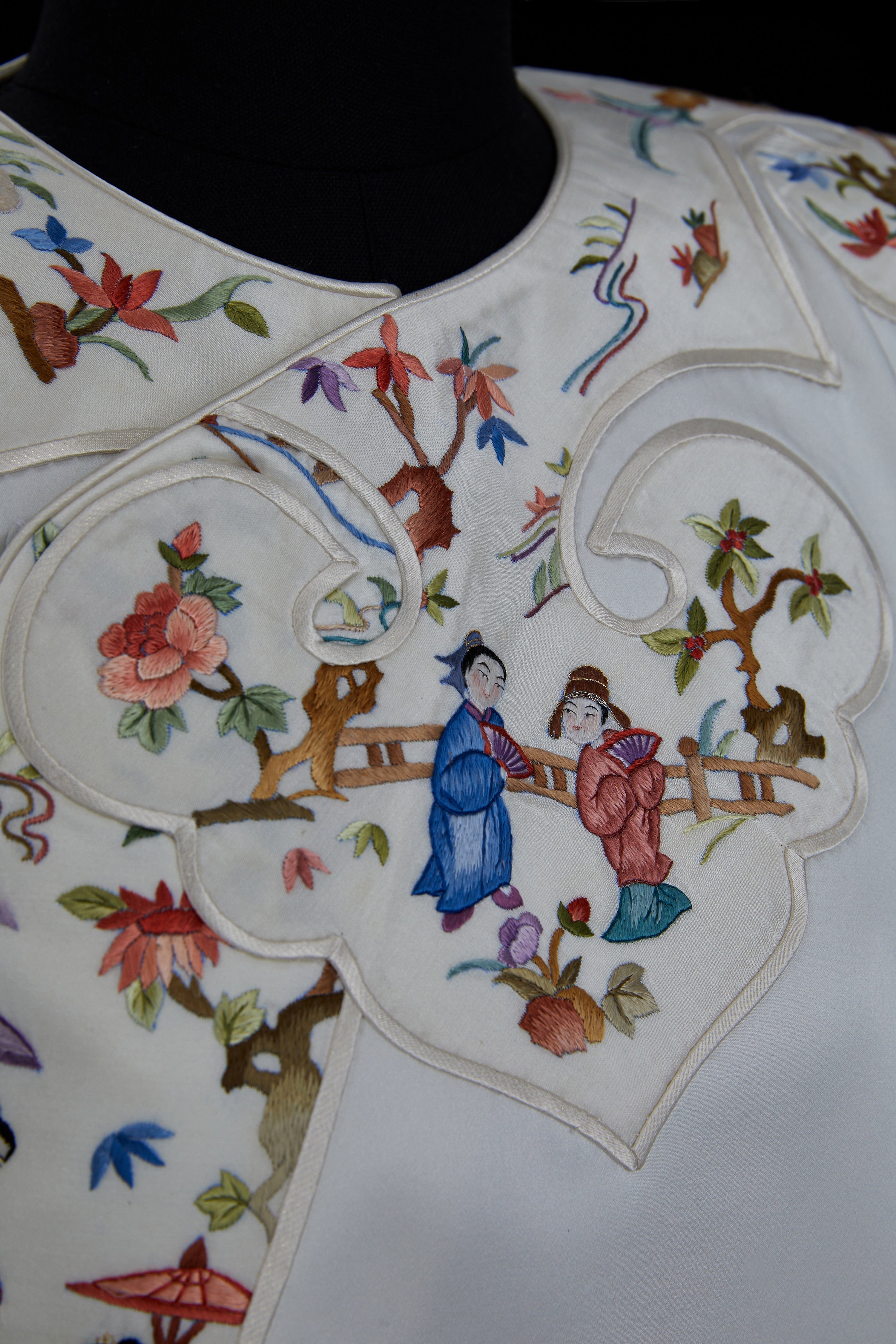 A detailed shot of RegardStudio's garment embroidery.