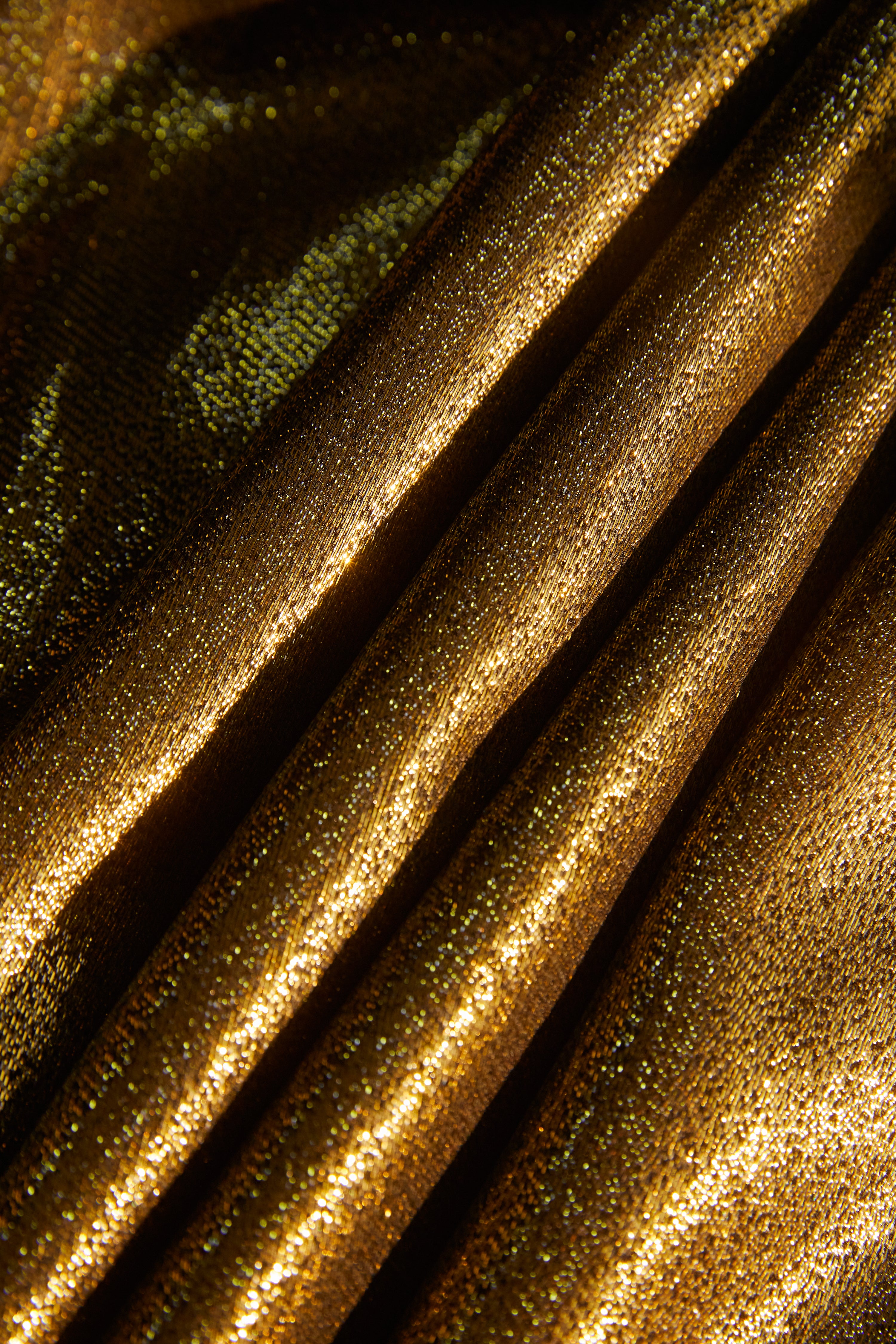 Obsidian Luster《墨夜鎏金》