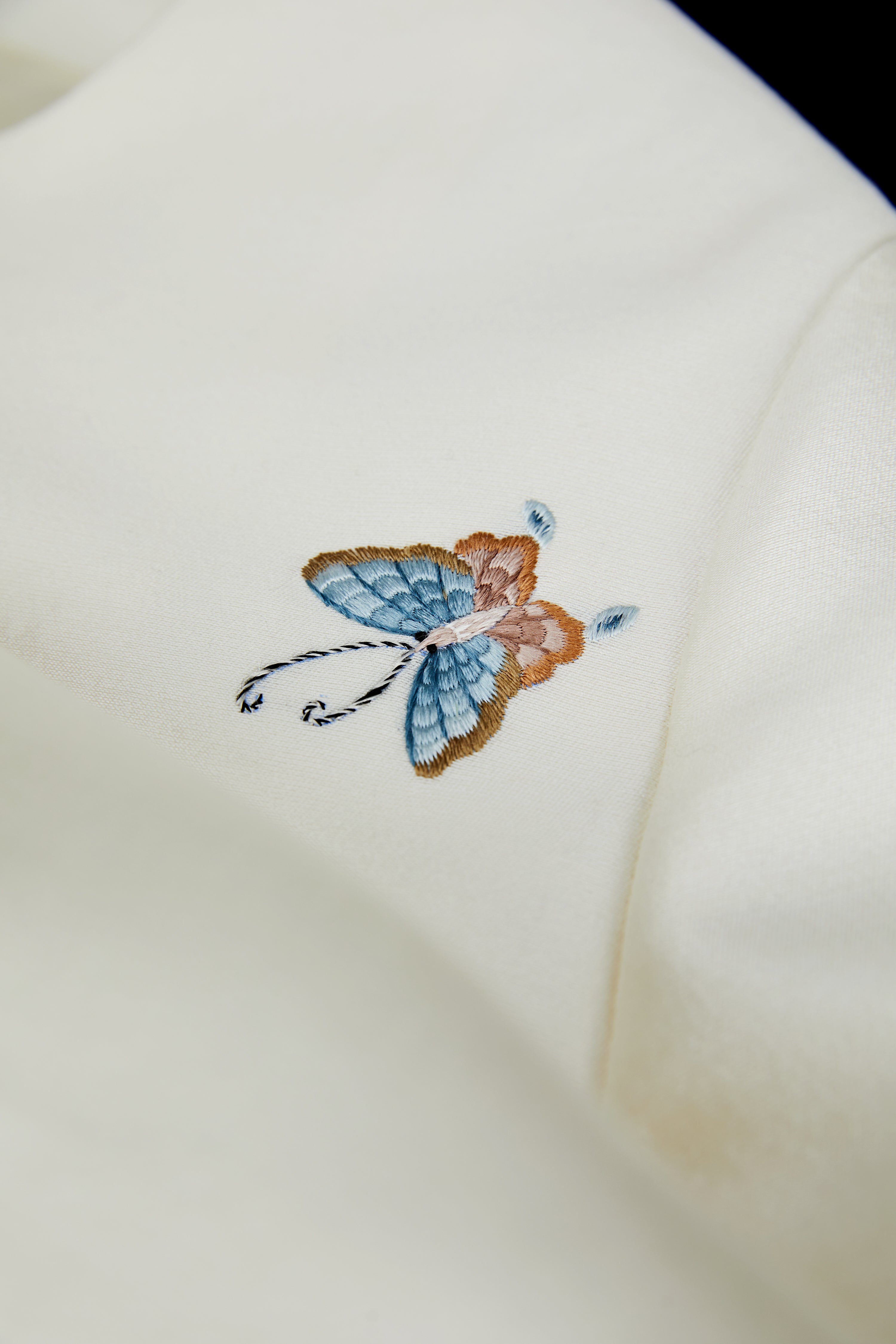 Kun Playing Among Flower Cloak《鲲戏花斗篷》