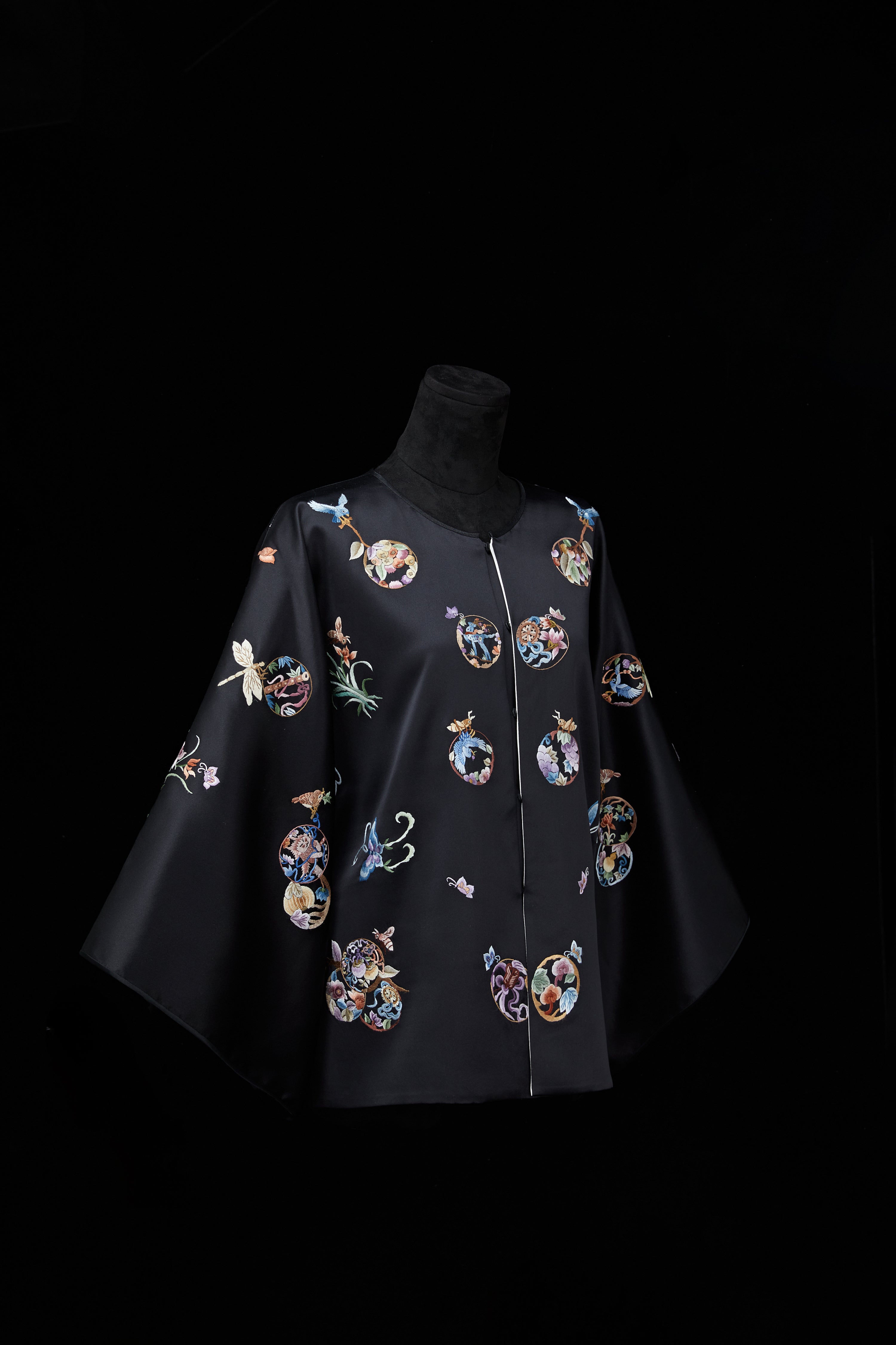 The Classic of Mountains and Rivers《黑色山海经》