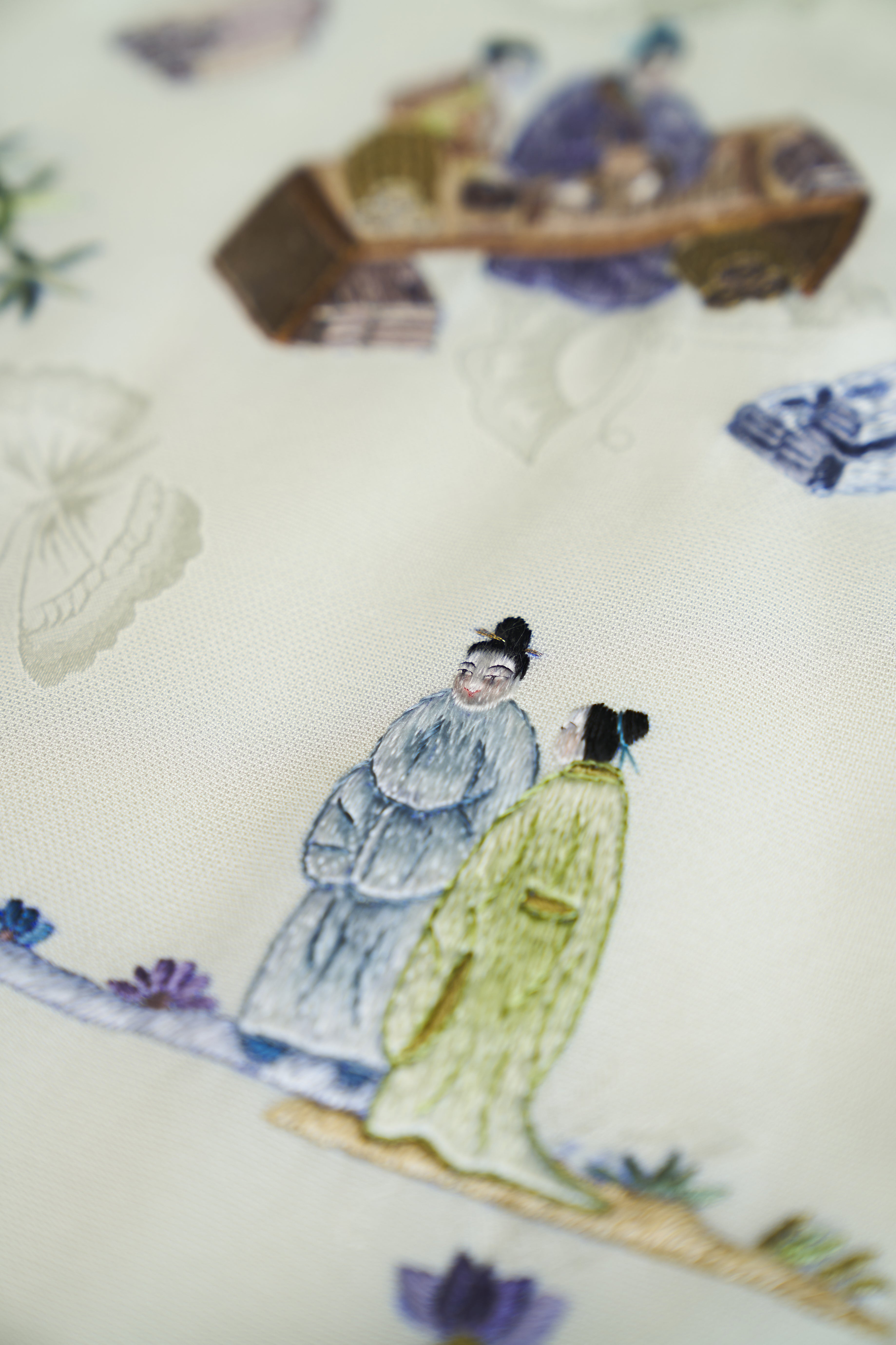 Silk and Cashmere Coat with Fox Fur《班昭写史》