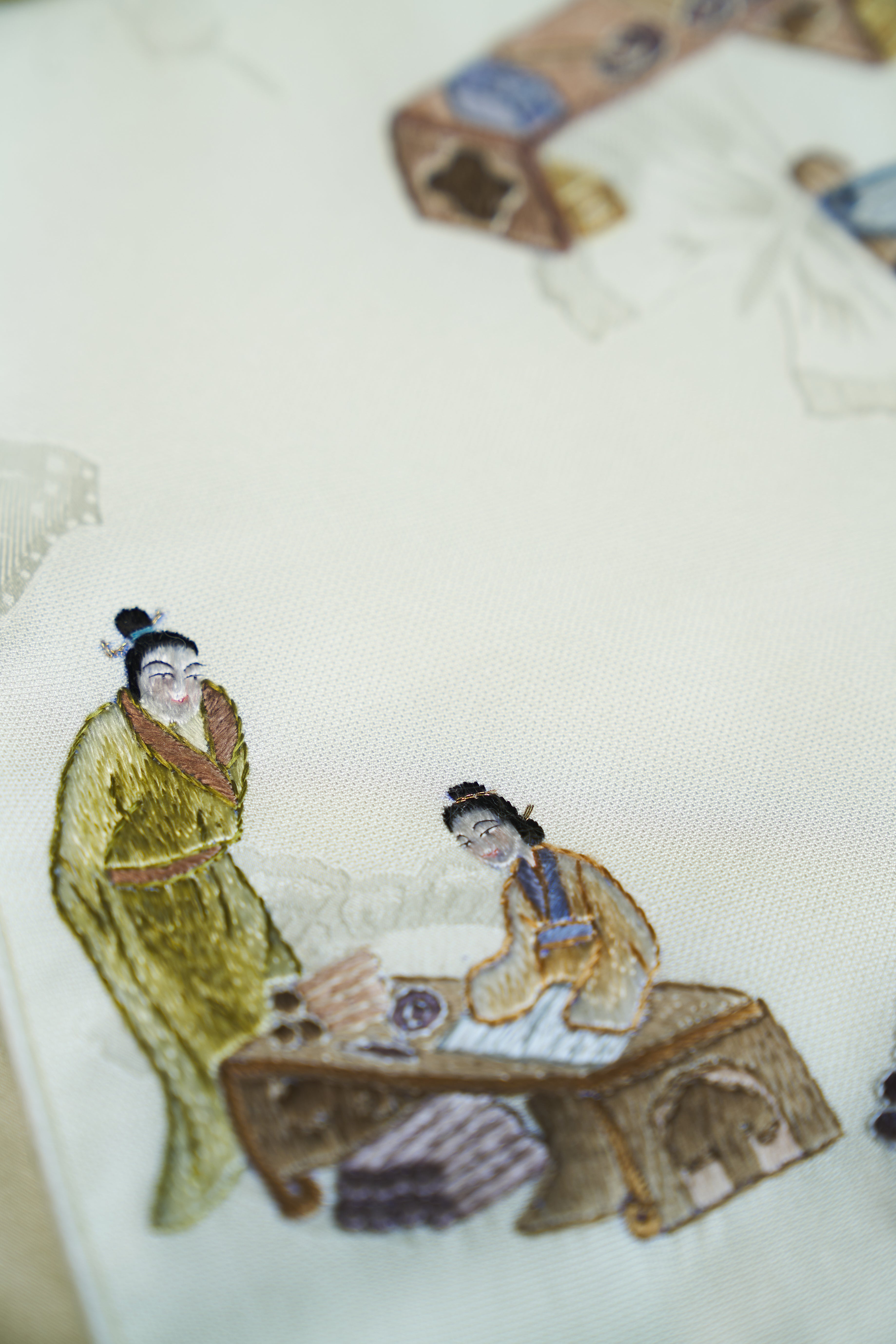 Silk and Cashmere Coat with Fox Fur《班昭写史》