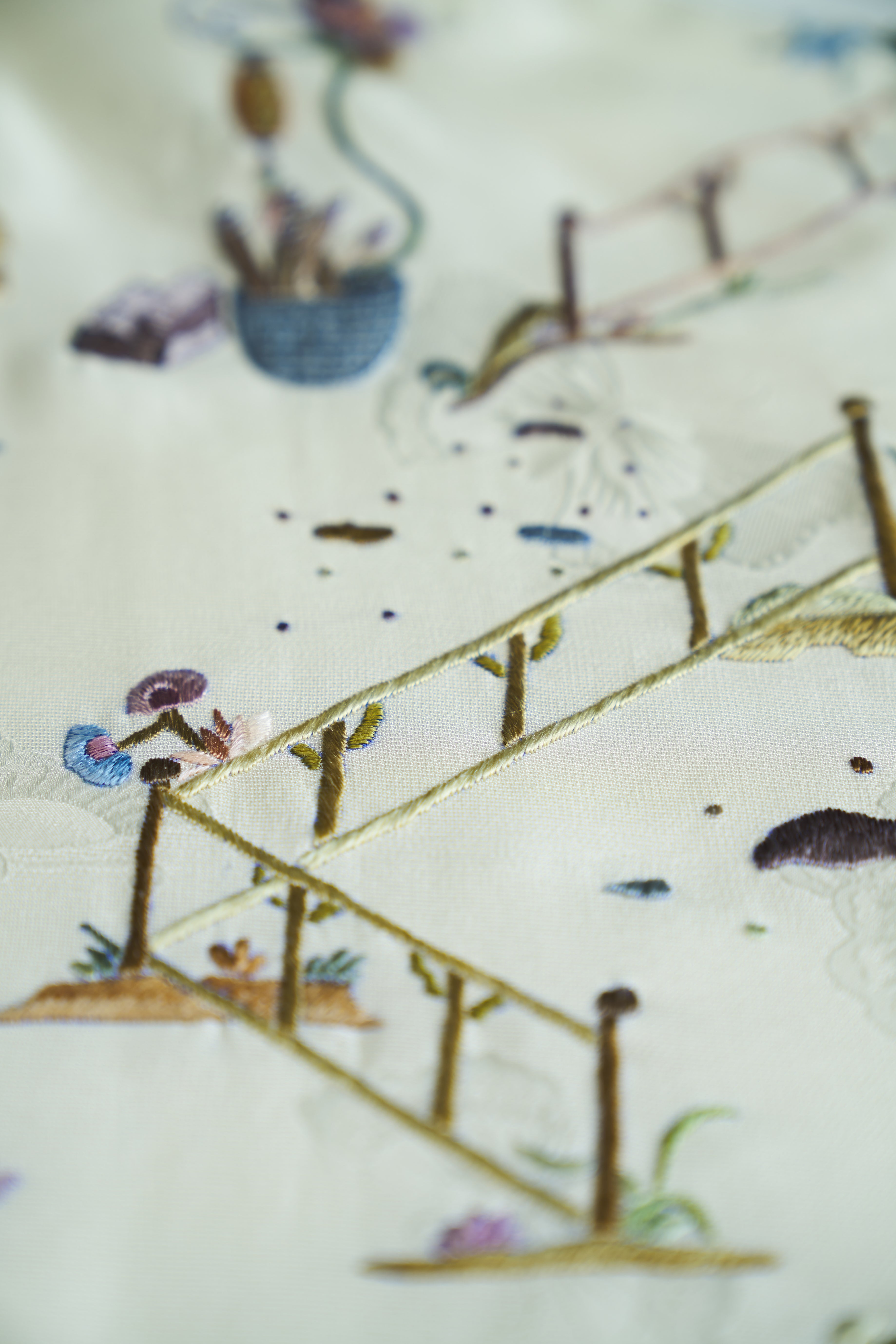 Silk and Cashmere Coat with Fox Fur《班昭写史》