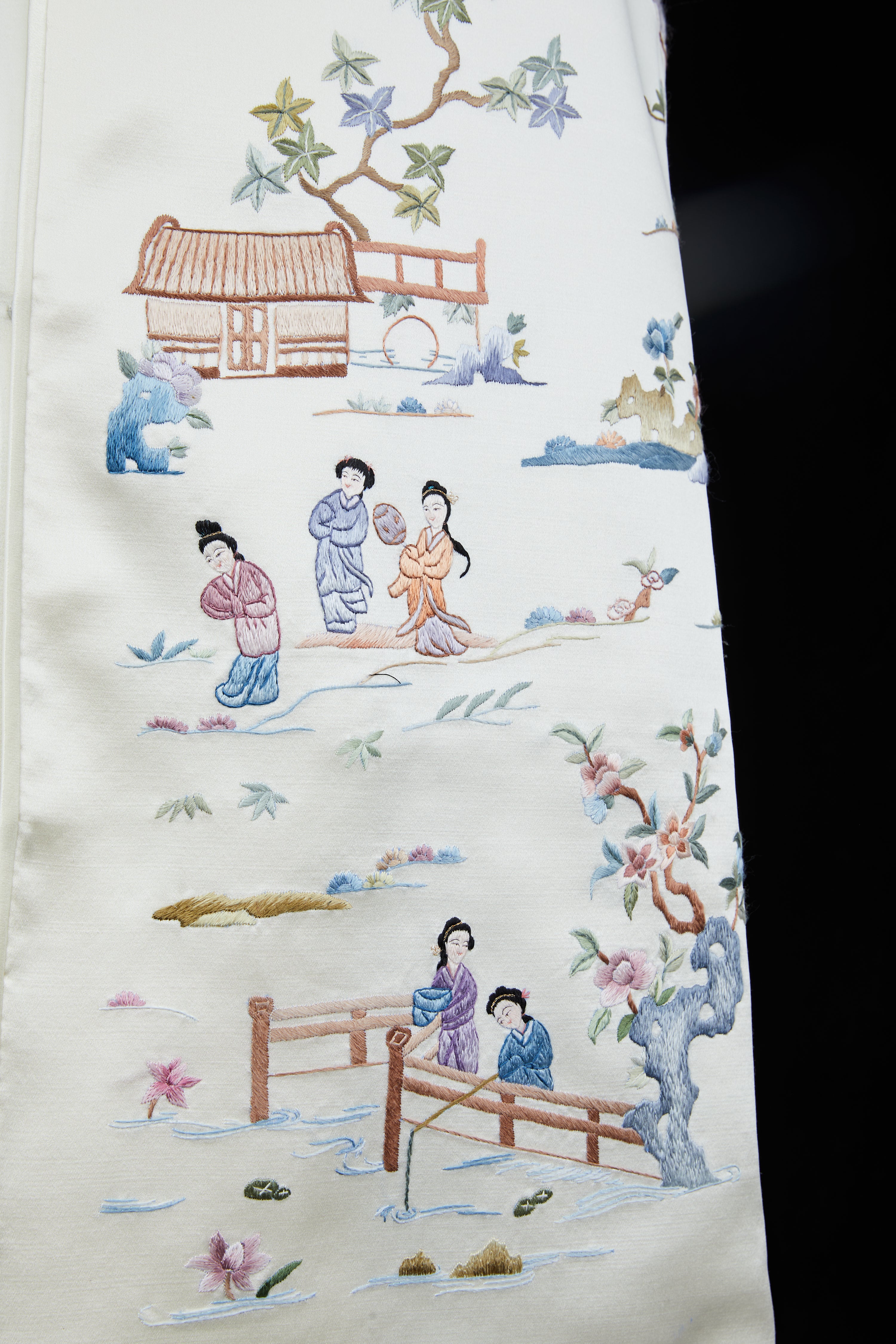 A Corner of the Red Chamber《红楼一隅》