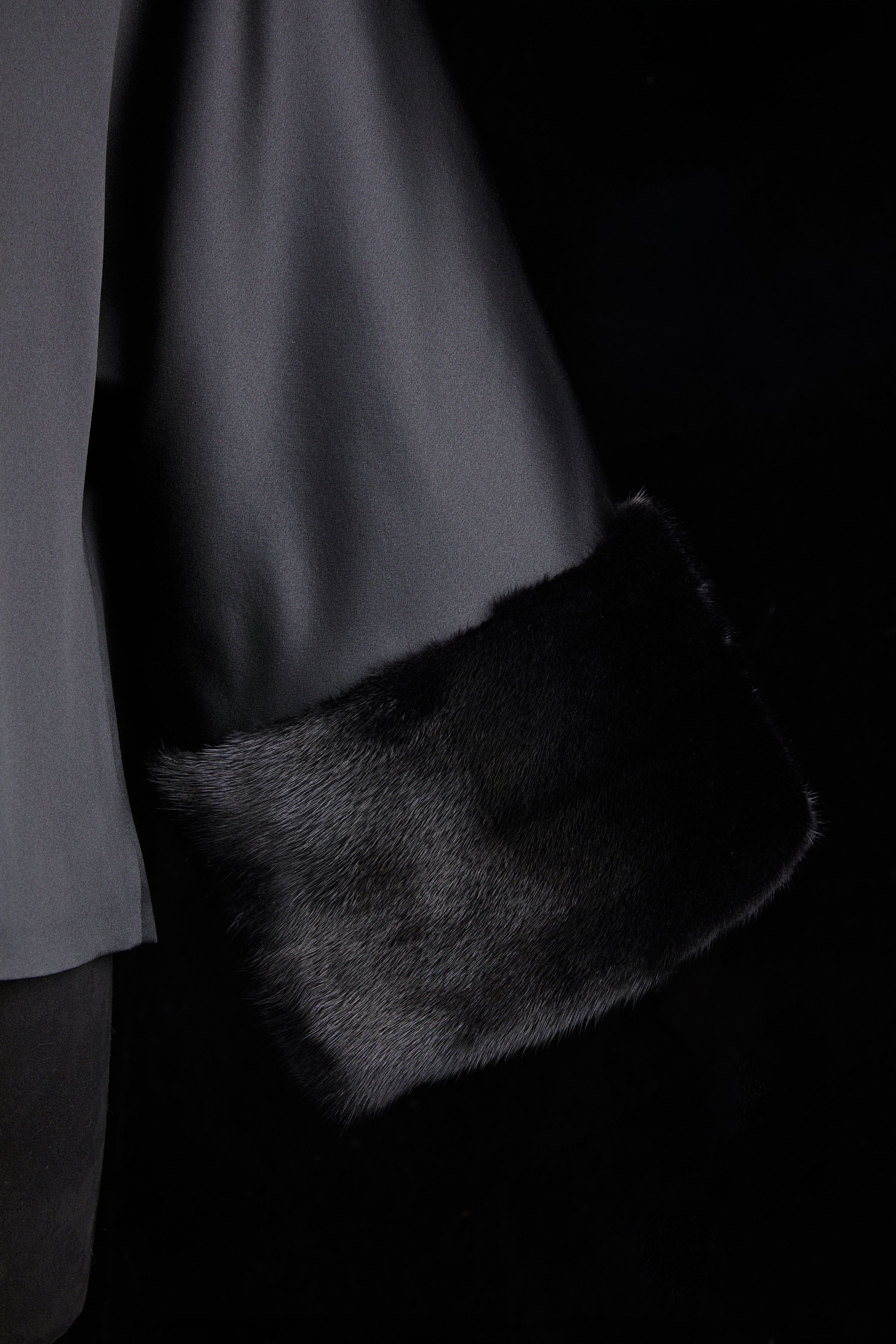 Black Velvet Top《黑丝绒上衣》