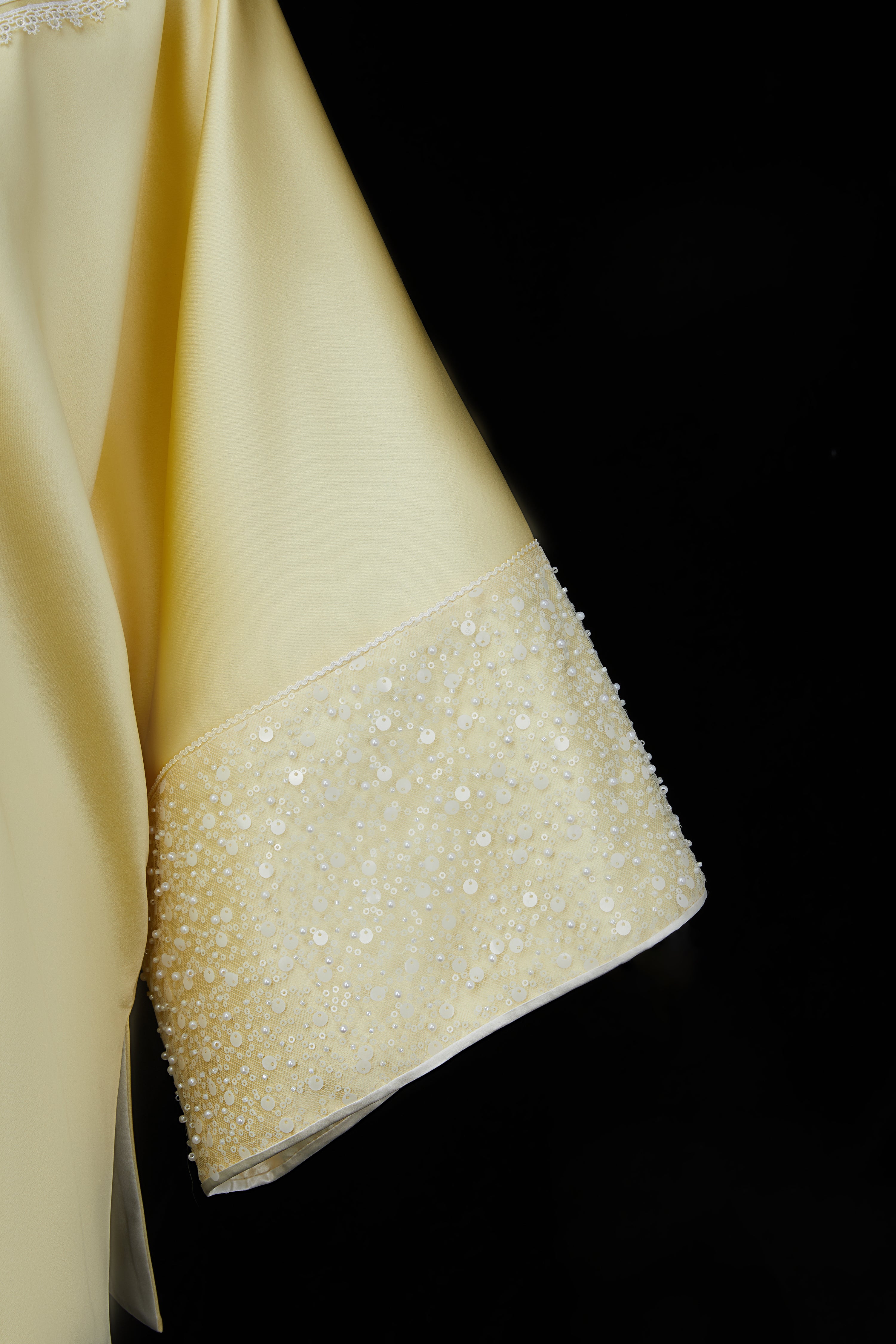 Gilded Antlers Whispering Wind《金翎鹿语》