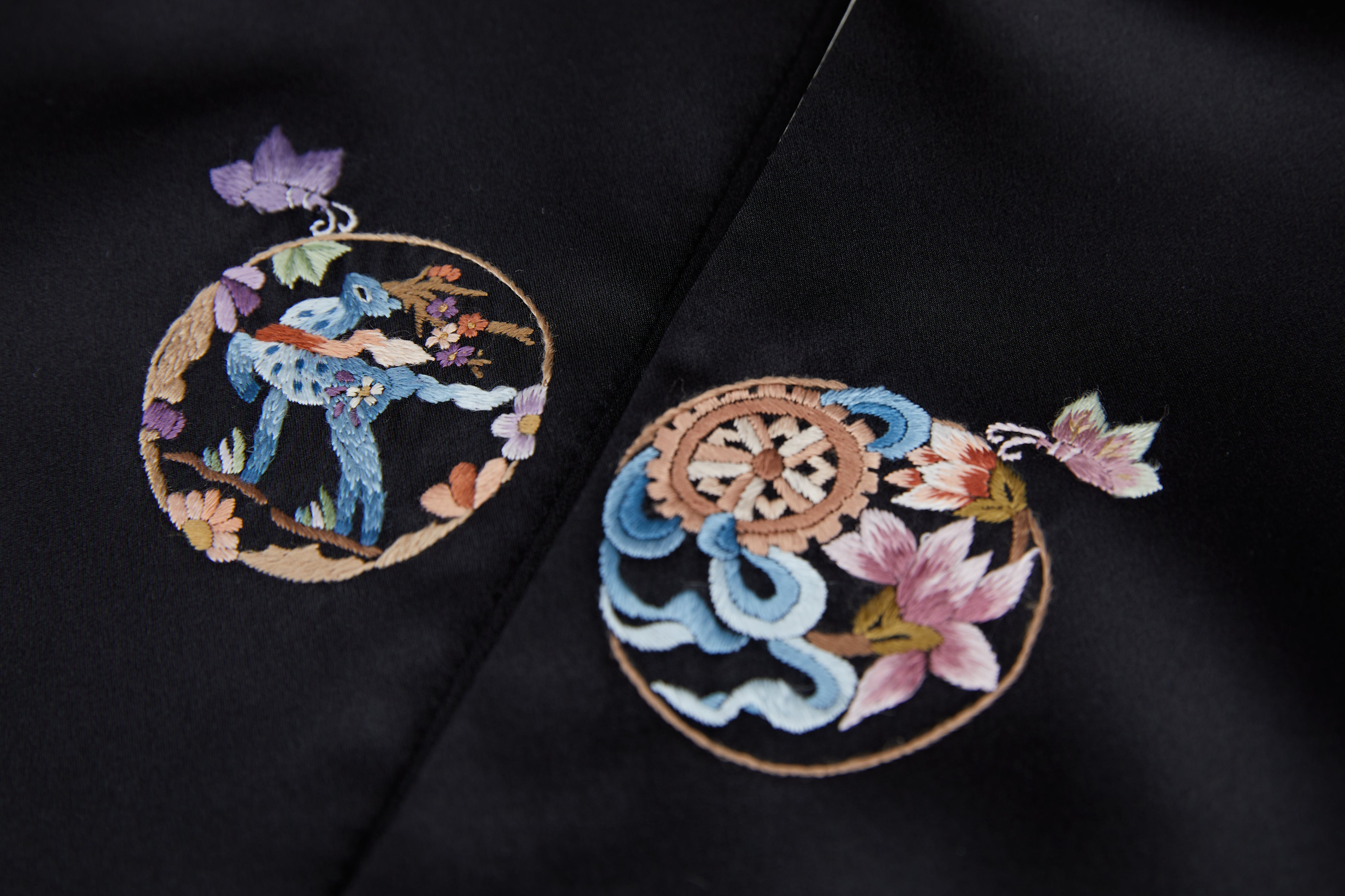 The Classic of Mountains and Rivers《黑色山海经》