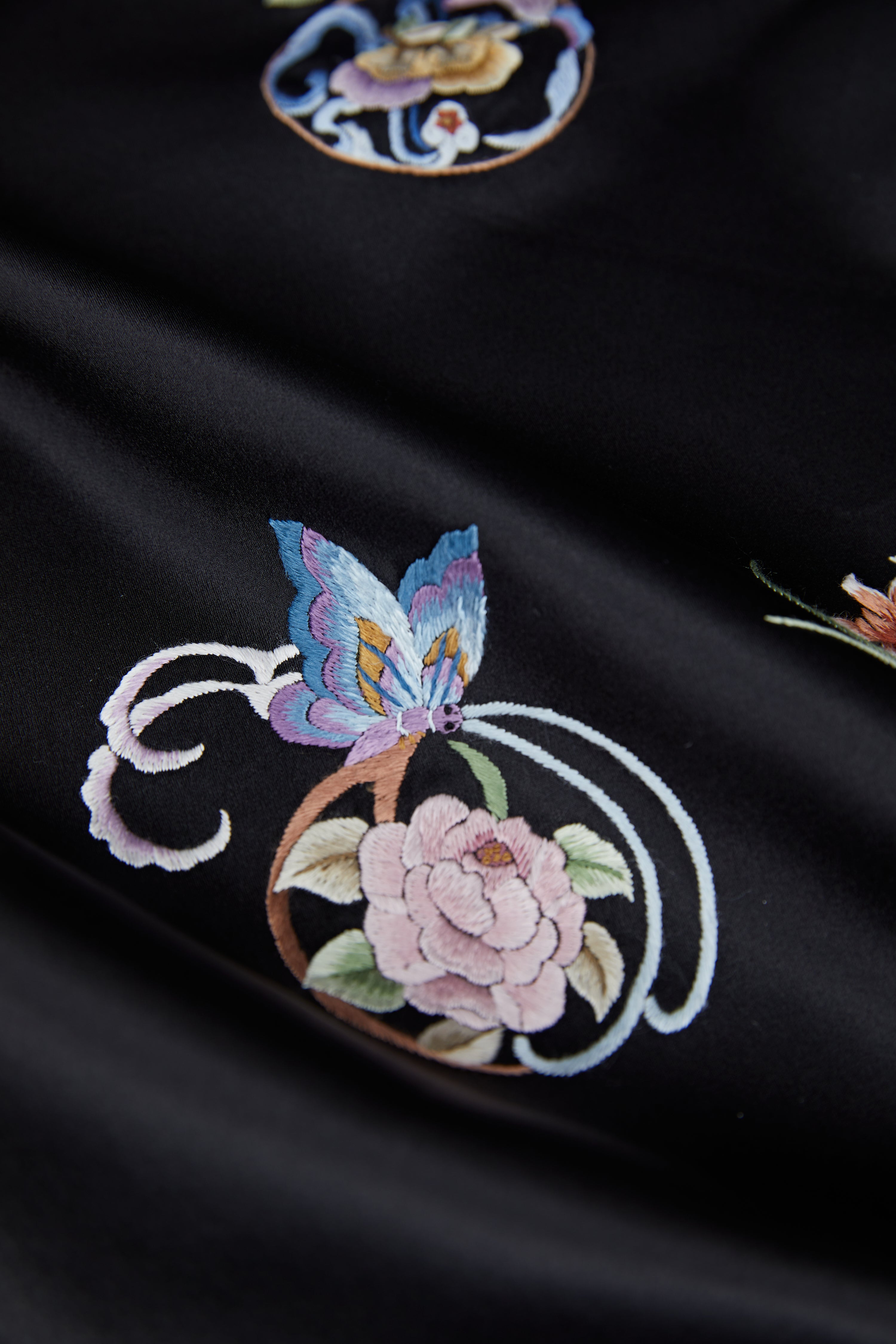 The Classic of Mountains and Rivers《黑色山海经》