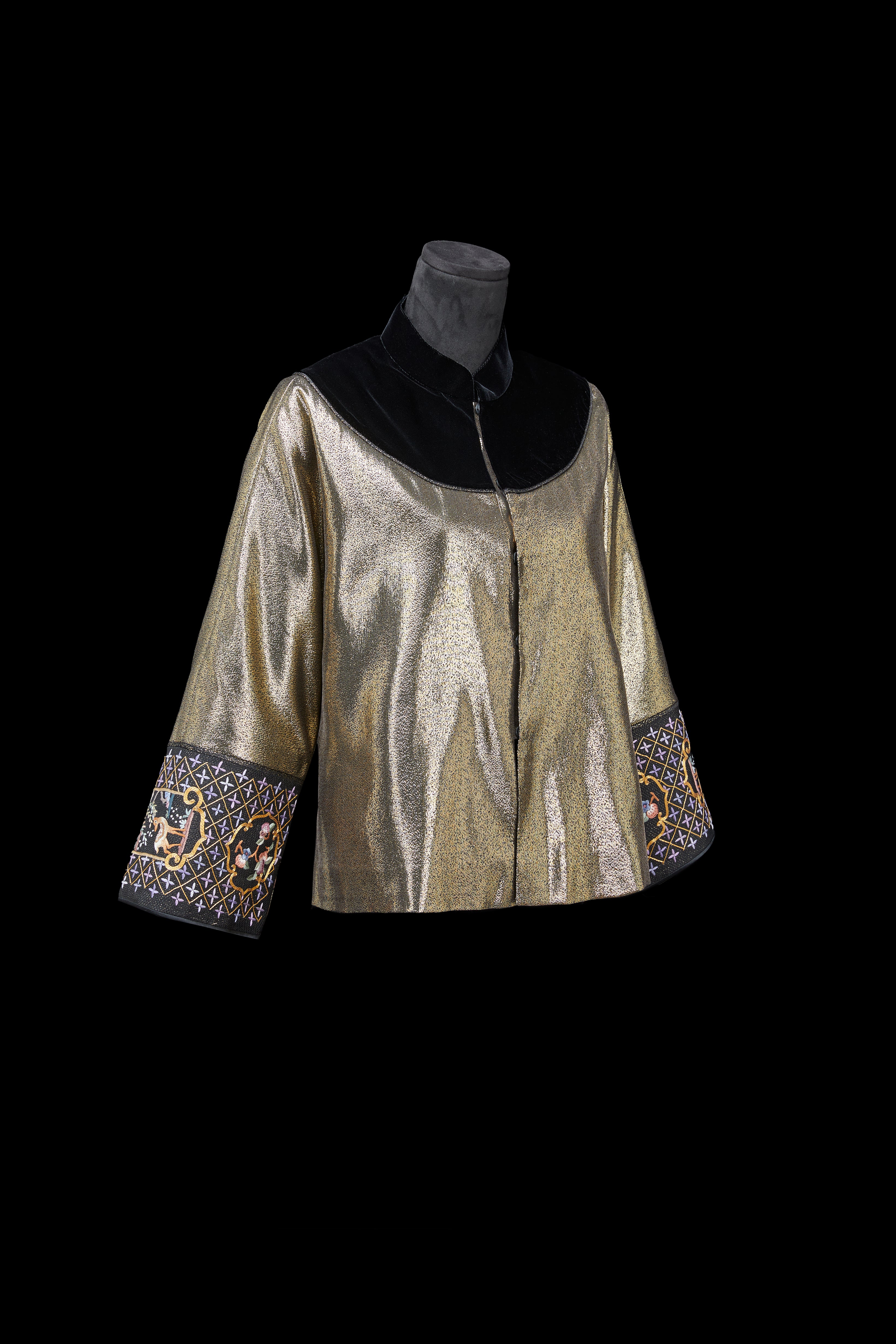 Obsidian Luster《墨夜鎏金》