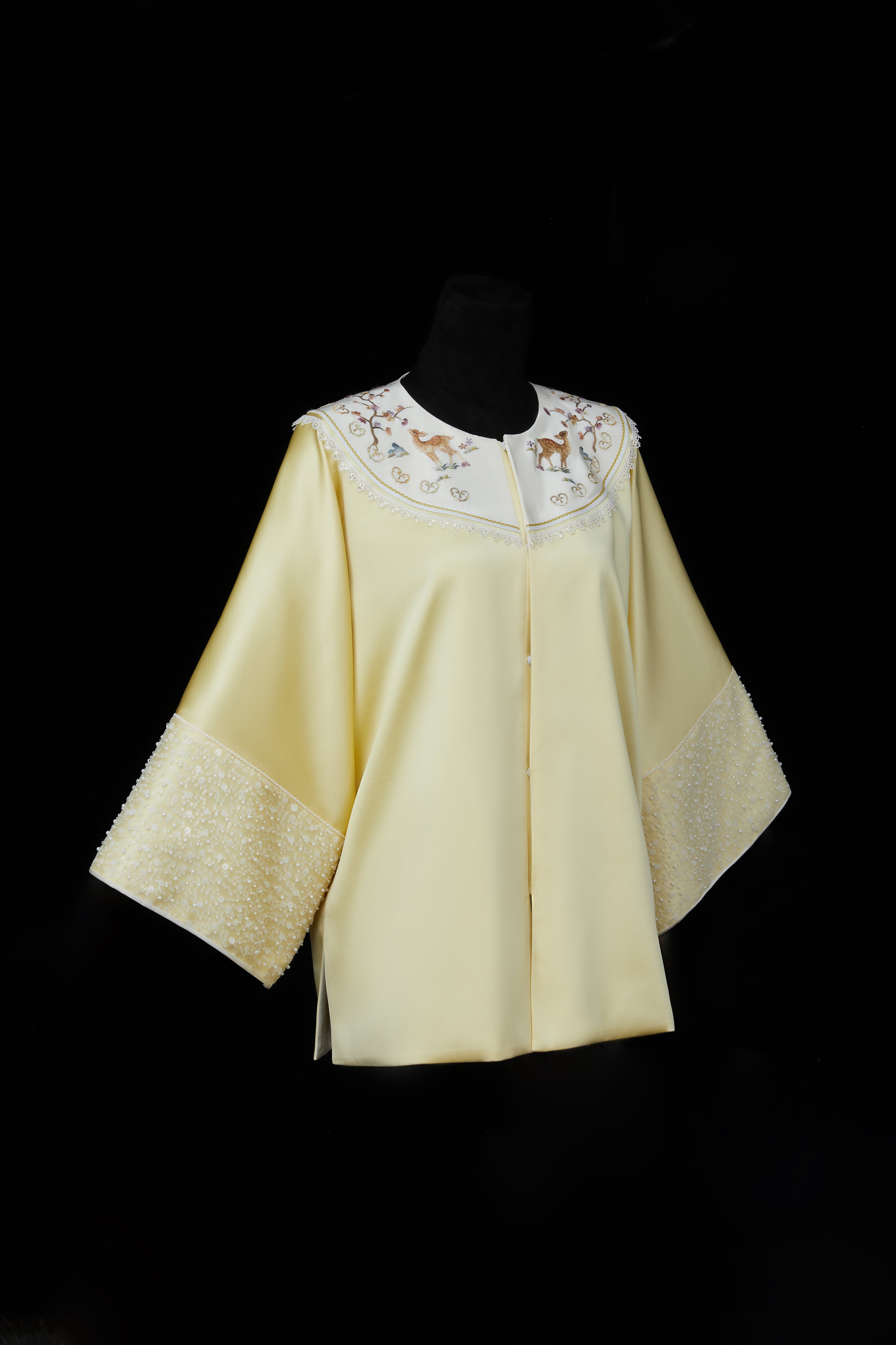 Gilded Antlers Whispering Wind《金翎鹿语》