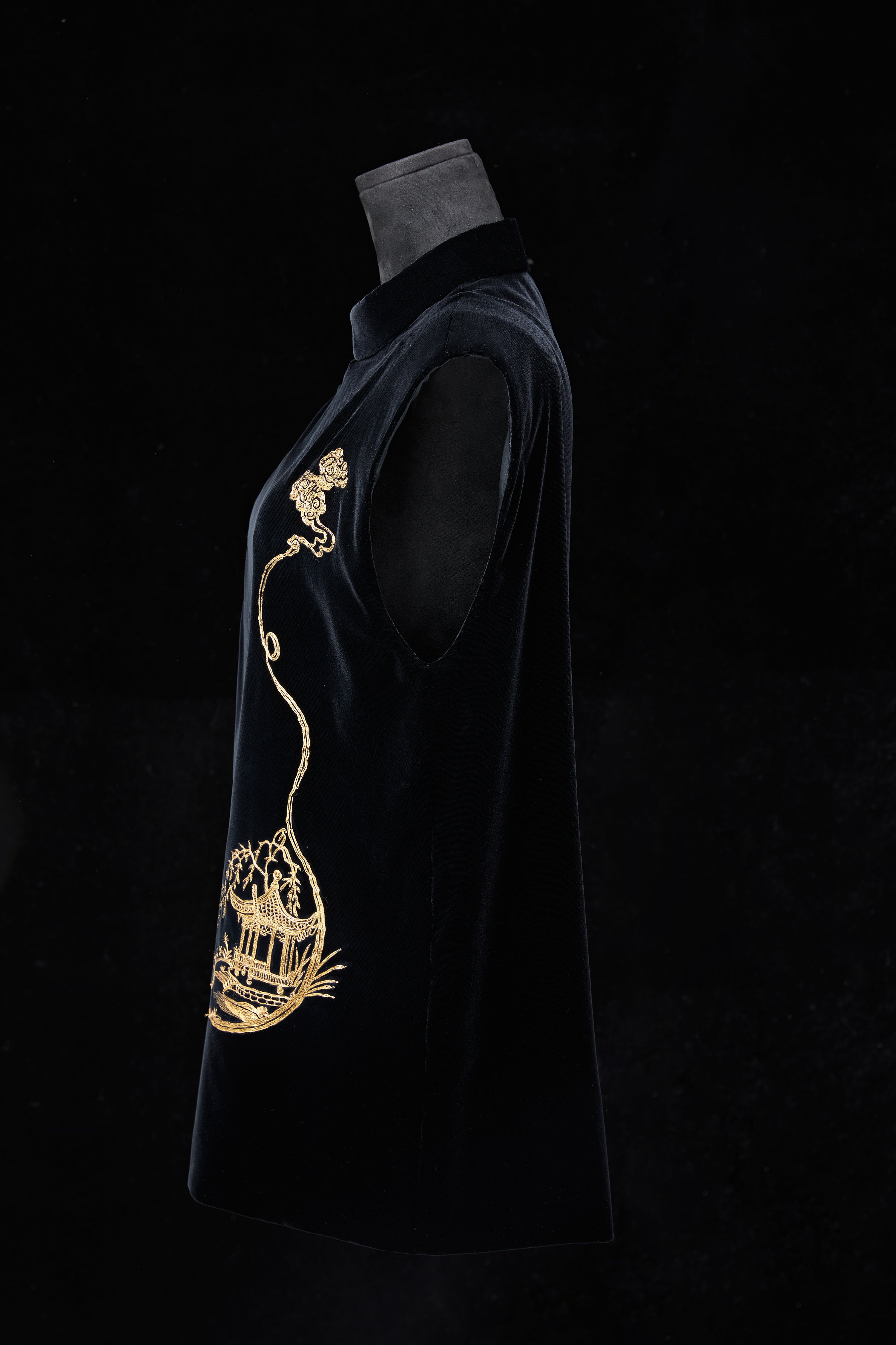 Little Black Dress《小黑裙》