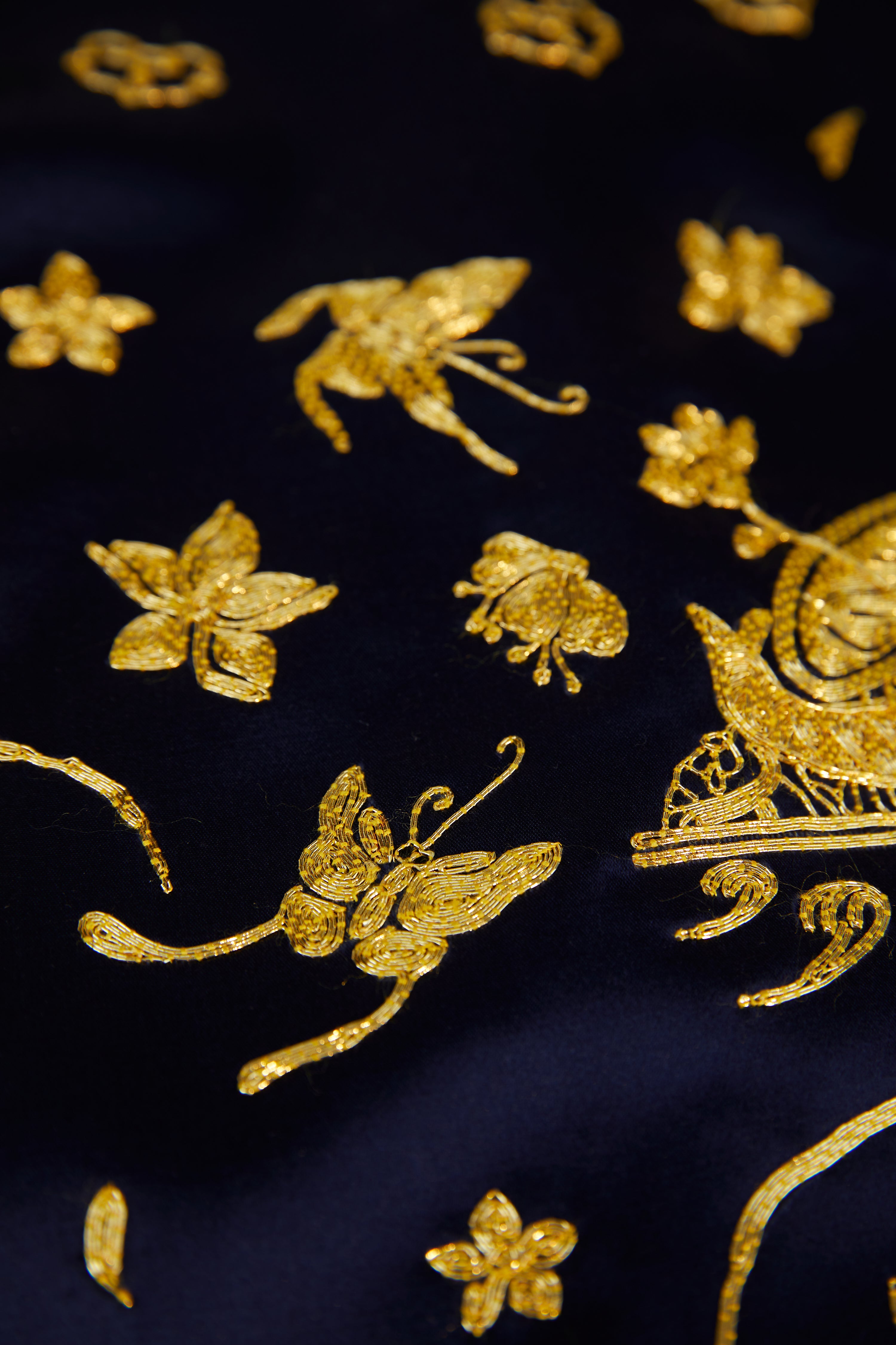 Celestial Eclipse Gown《日晷藏青长裙》