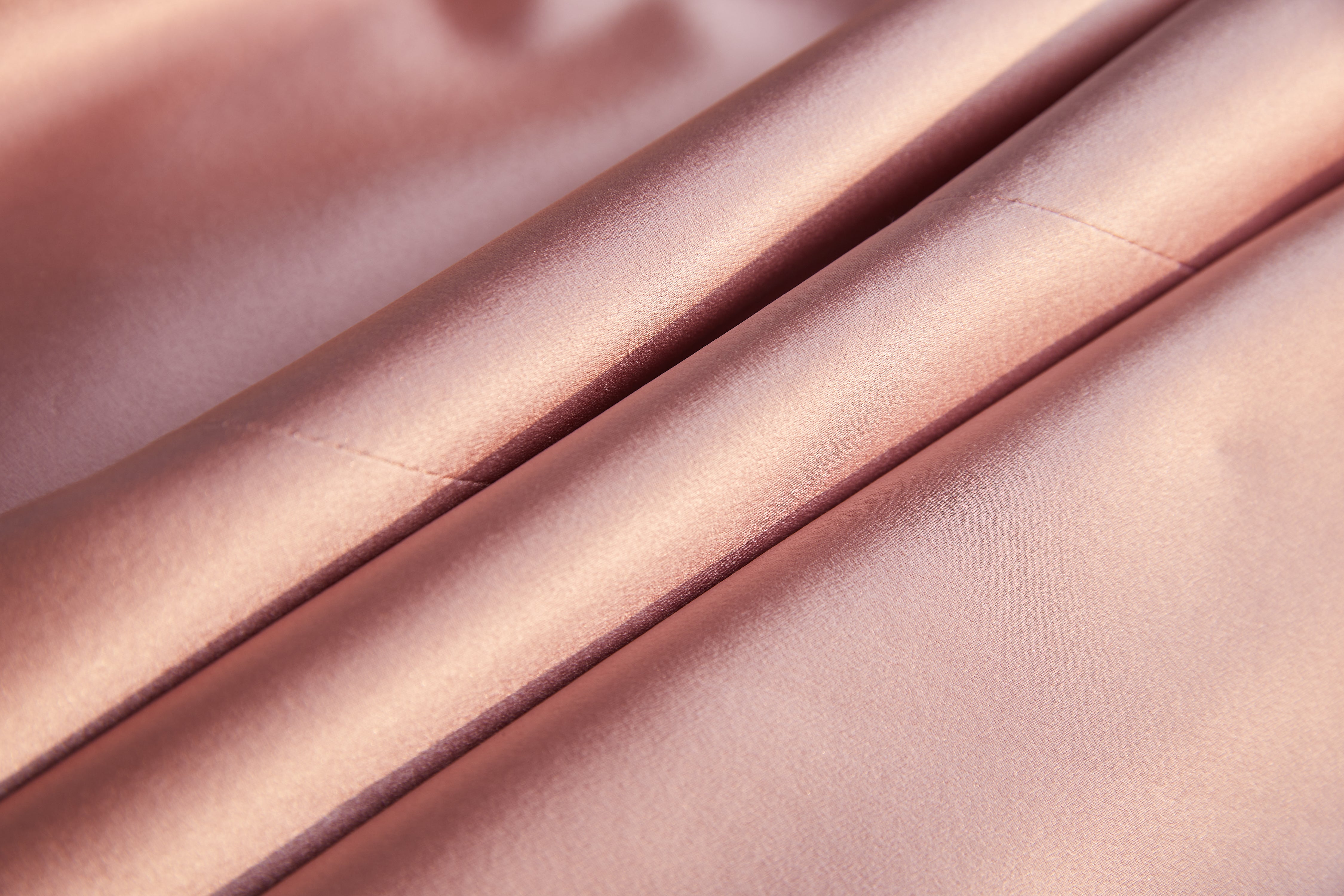 Pink Gold Embroidery《粉色盘金》