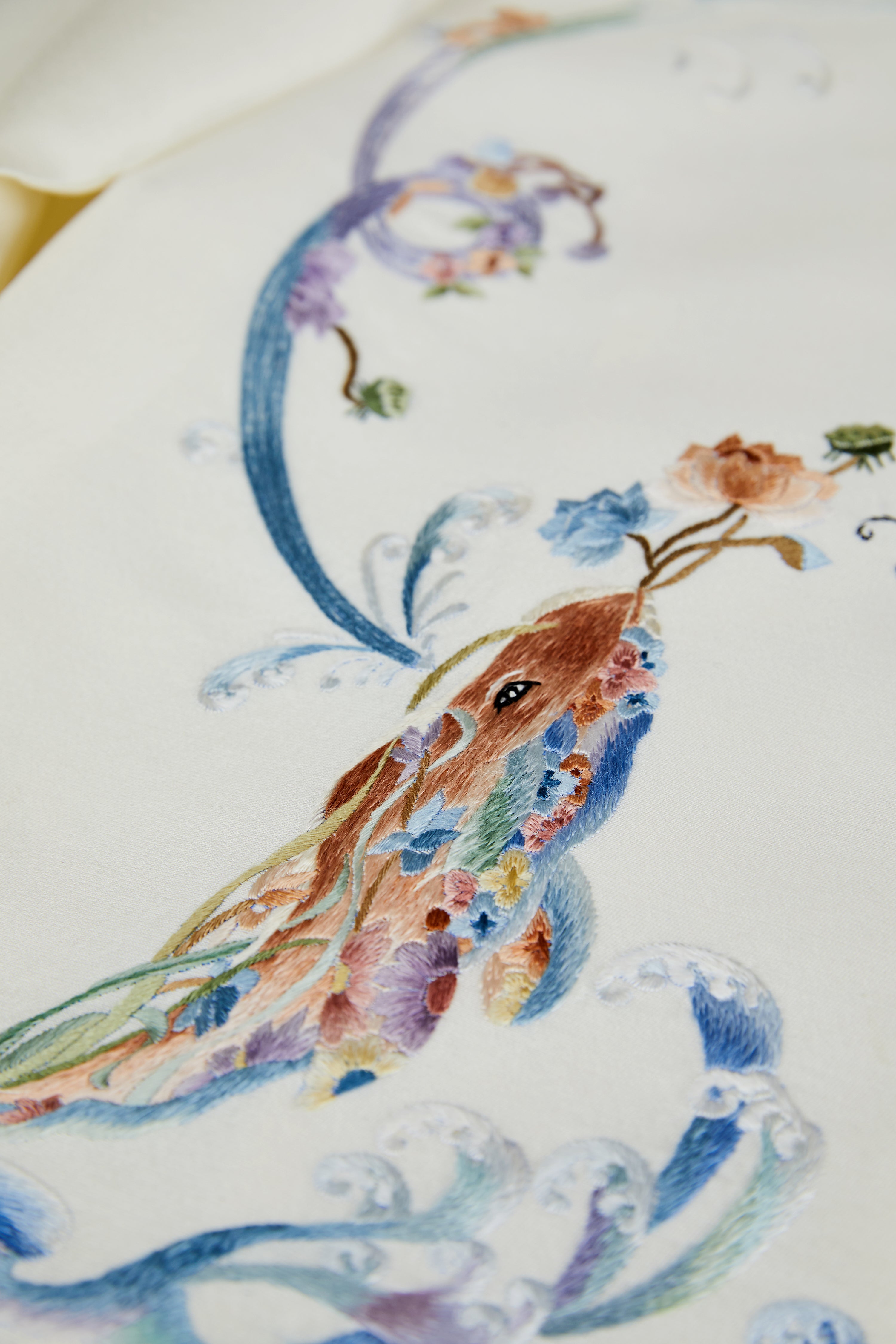 Kun Playing Among Flower Cloak《鲲戏花斗篷》