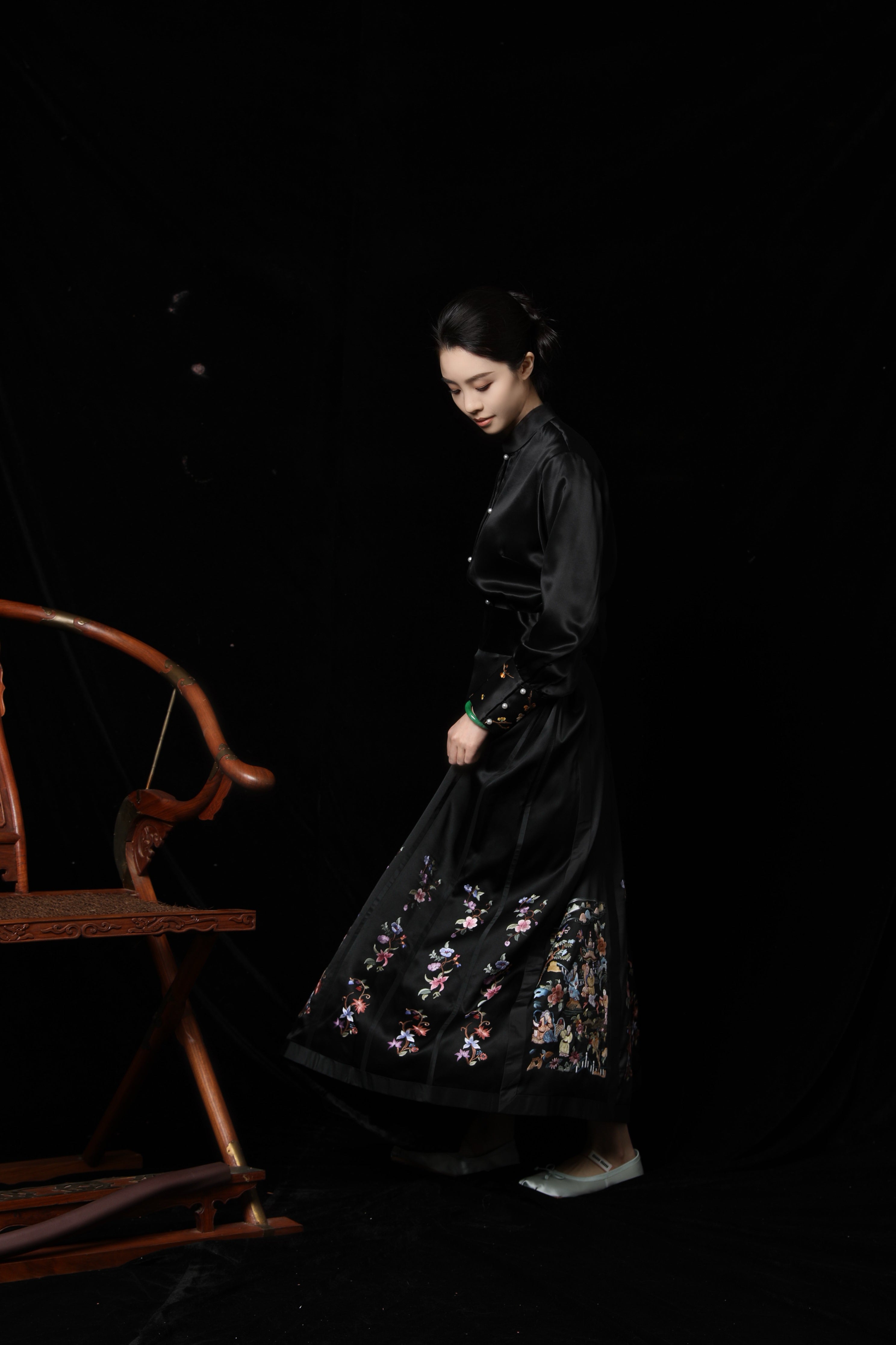 Zhaojun Goes Beyond the Great Wall 《昭君出塞》Horse Face Skirt