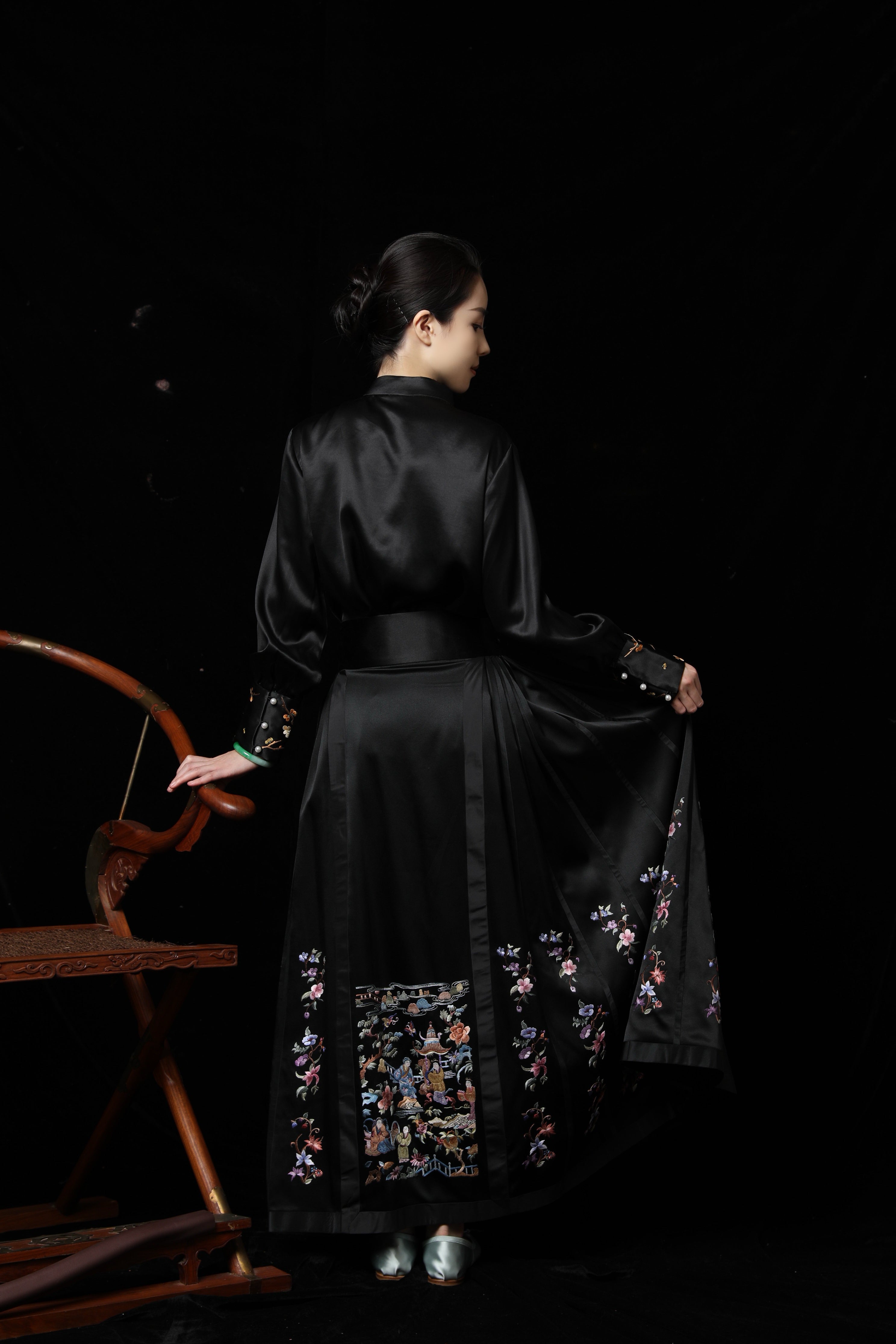 Zhaojun Goes Beyond the Great Wall 《昭君出塞》Horse Face Skirt