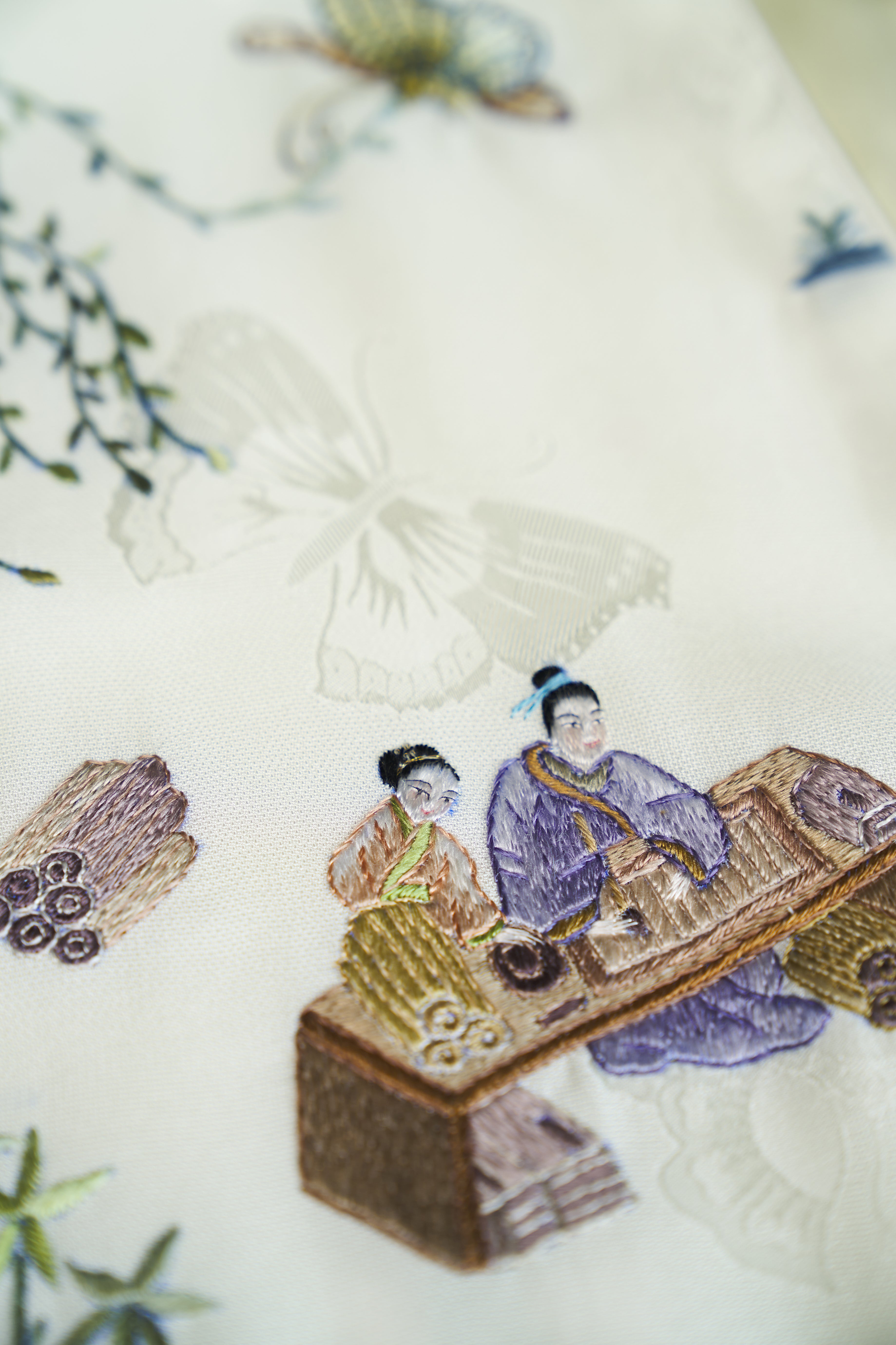 Silk and Cashmere Coat with Fox Fur《班昭写史》