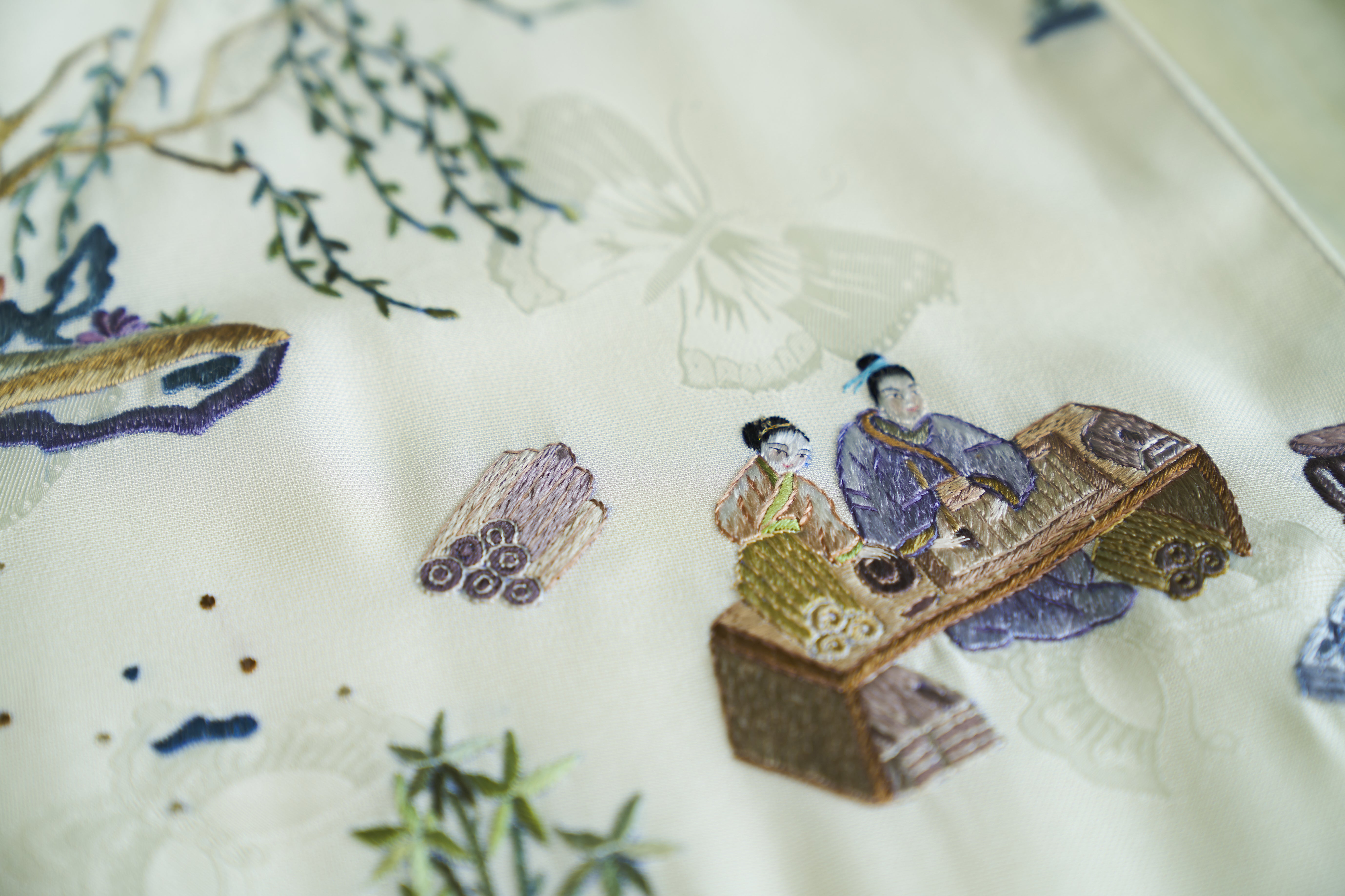 Silk and Cashmere Coat with Fox Fur《班昭写史》