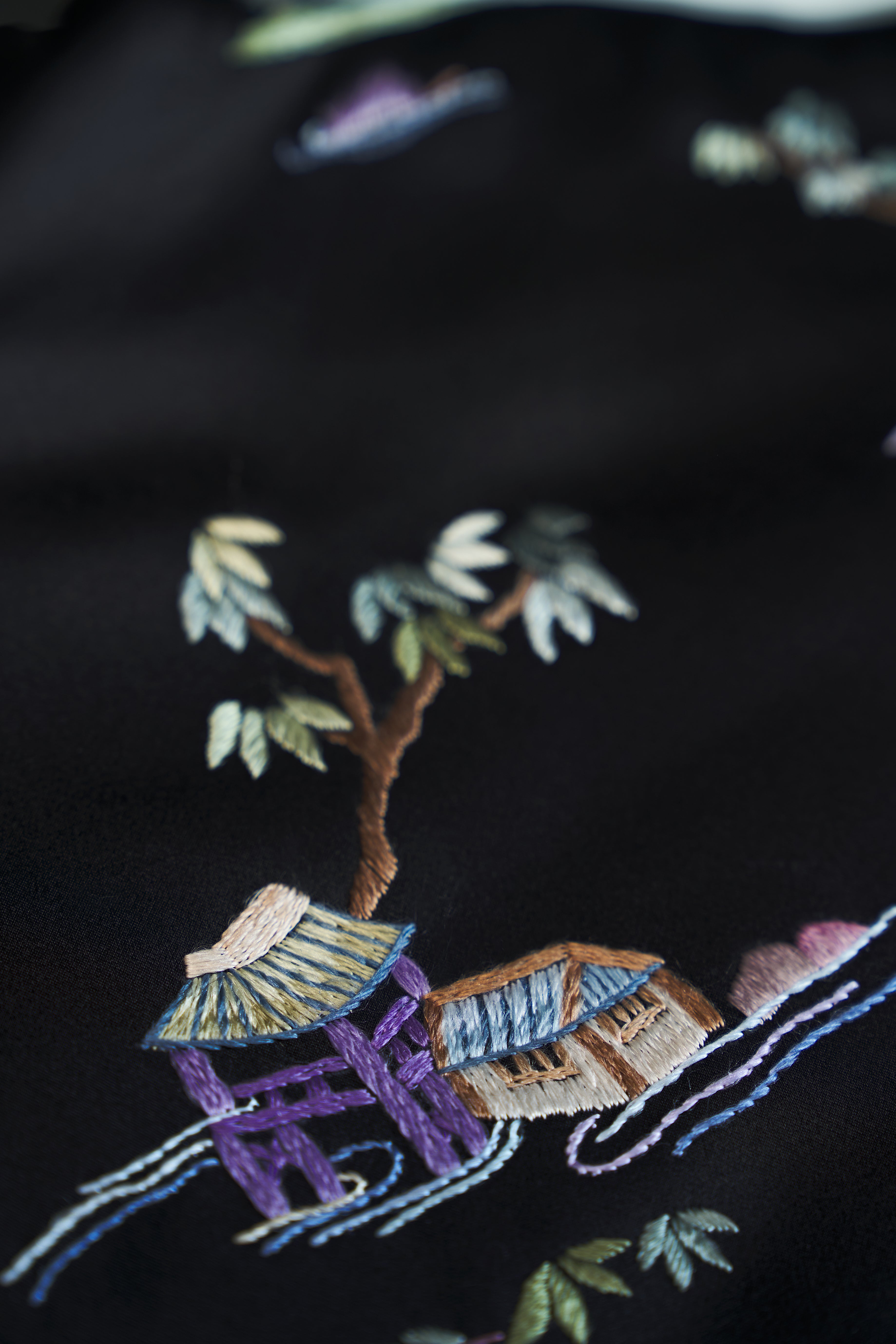 Coat with Fox Fur Trim《采莲图》