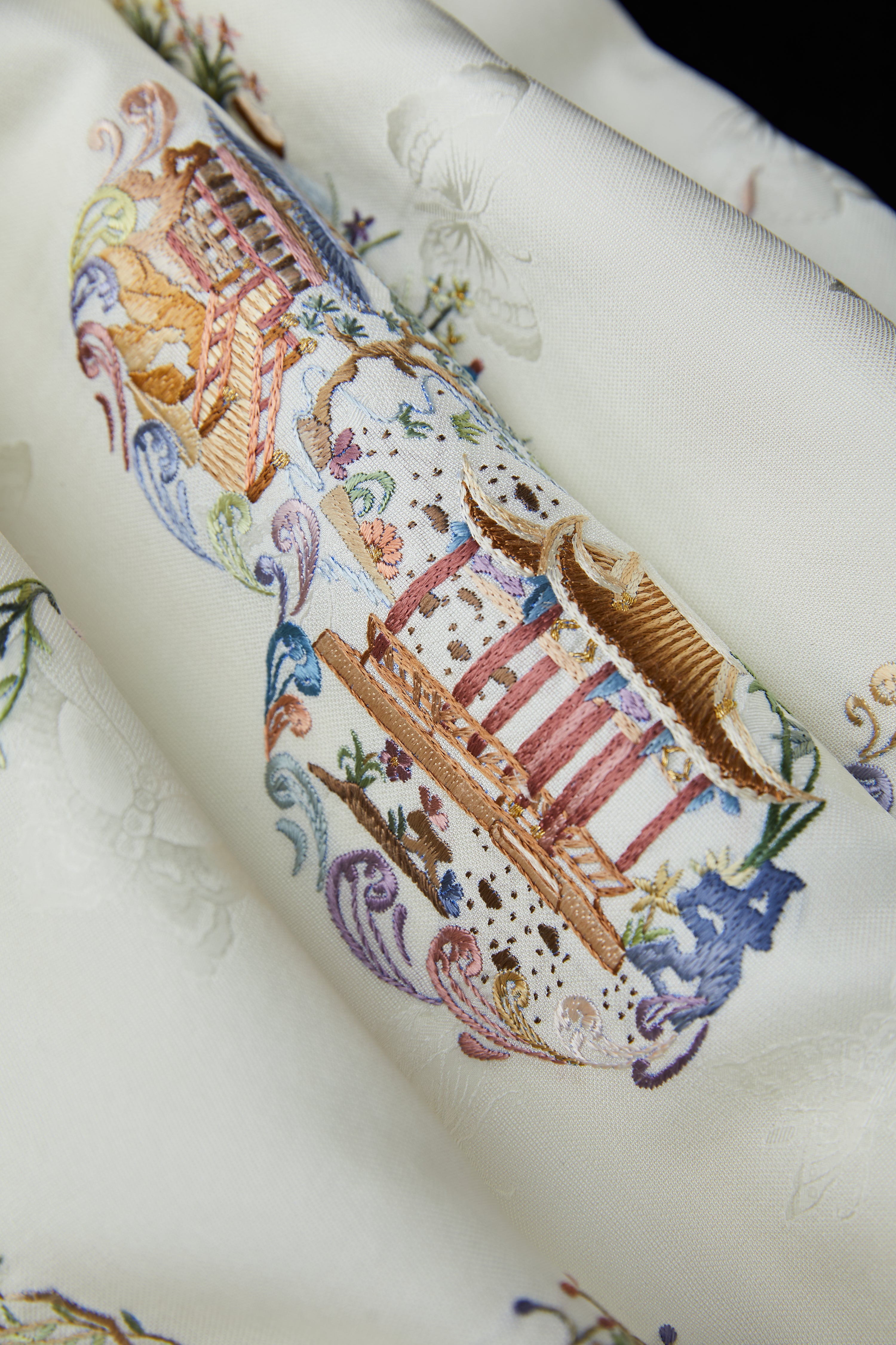 Elegant Pavilions and Towers《亭台楼阁》