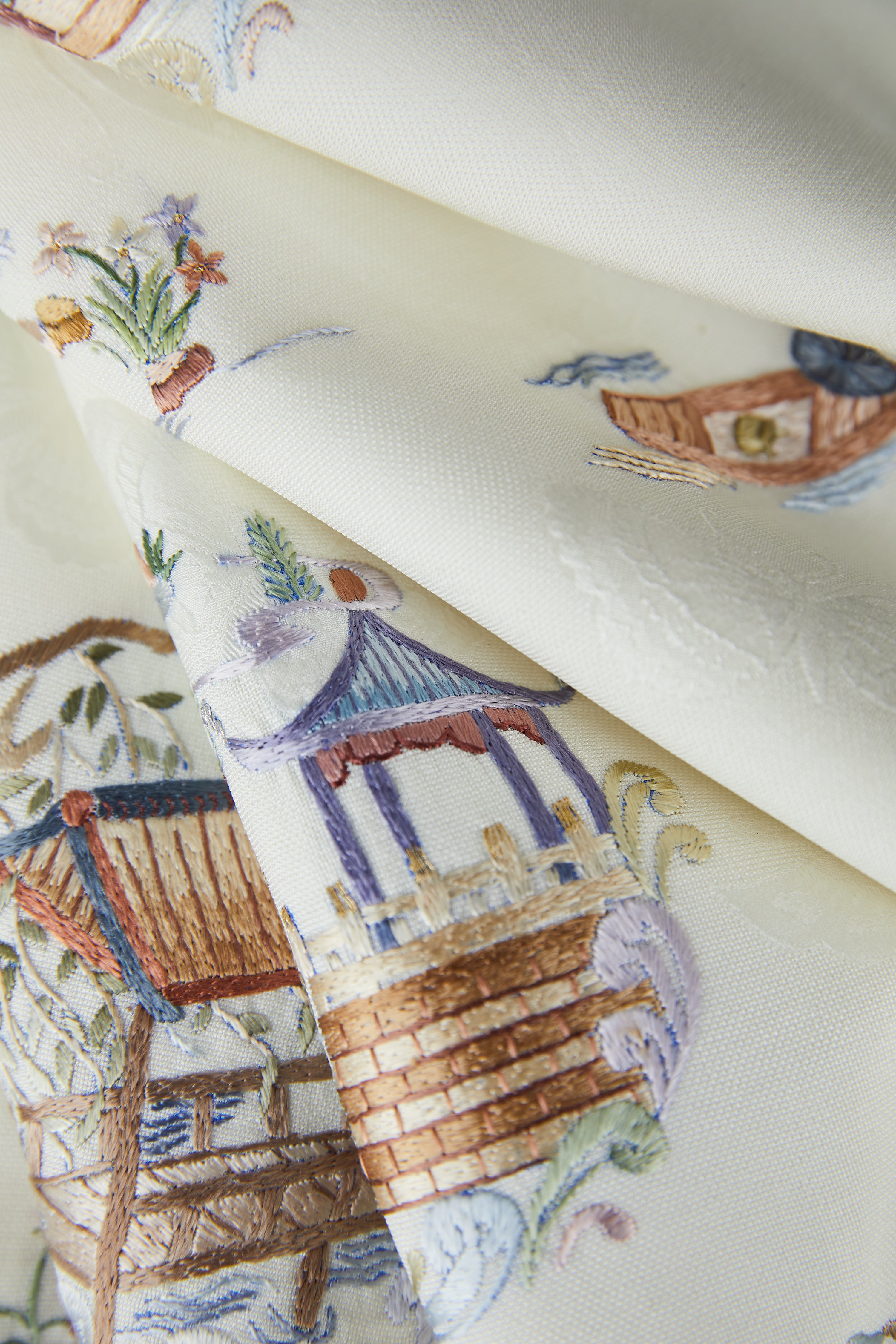 Elegant Pavilions and Towers《亭台楼阁》