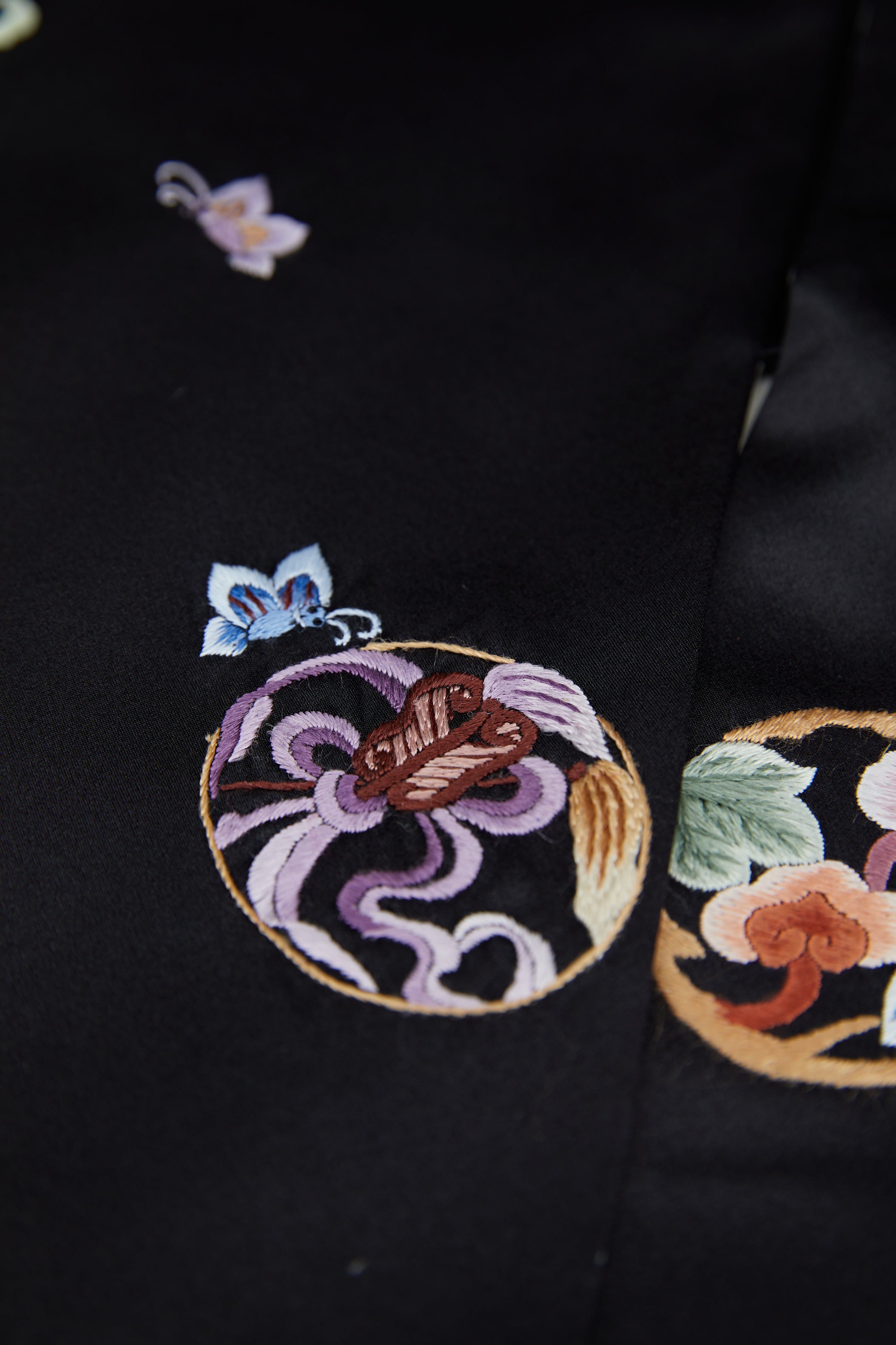 The Classic of Mountains and Rivers《黑色山海经》