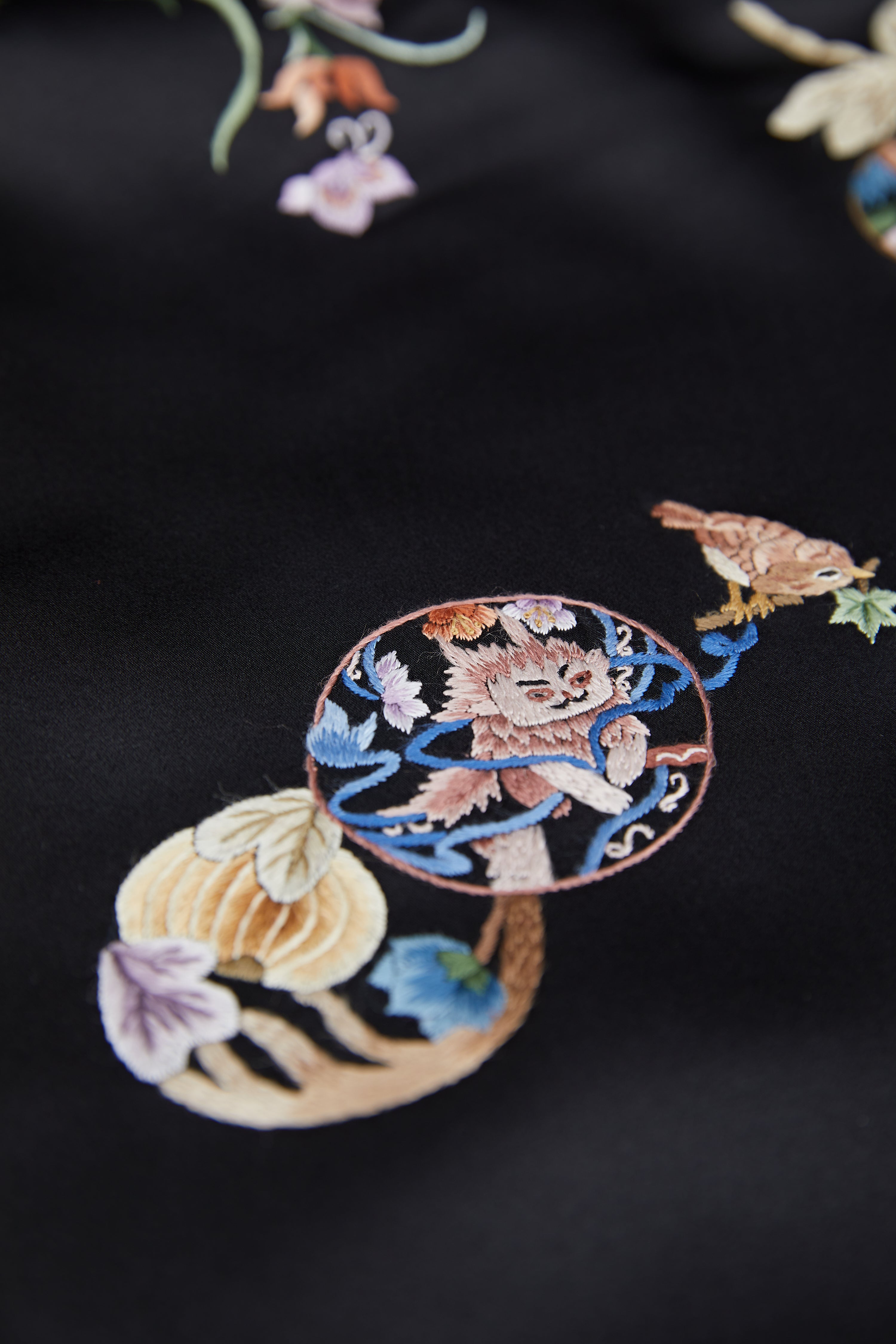 The Classic of Mountains and Rivers《黑色山海经》