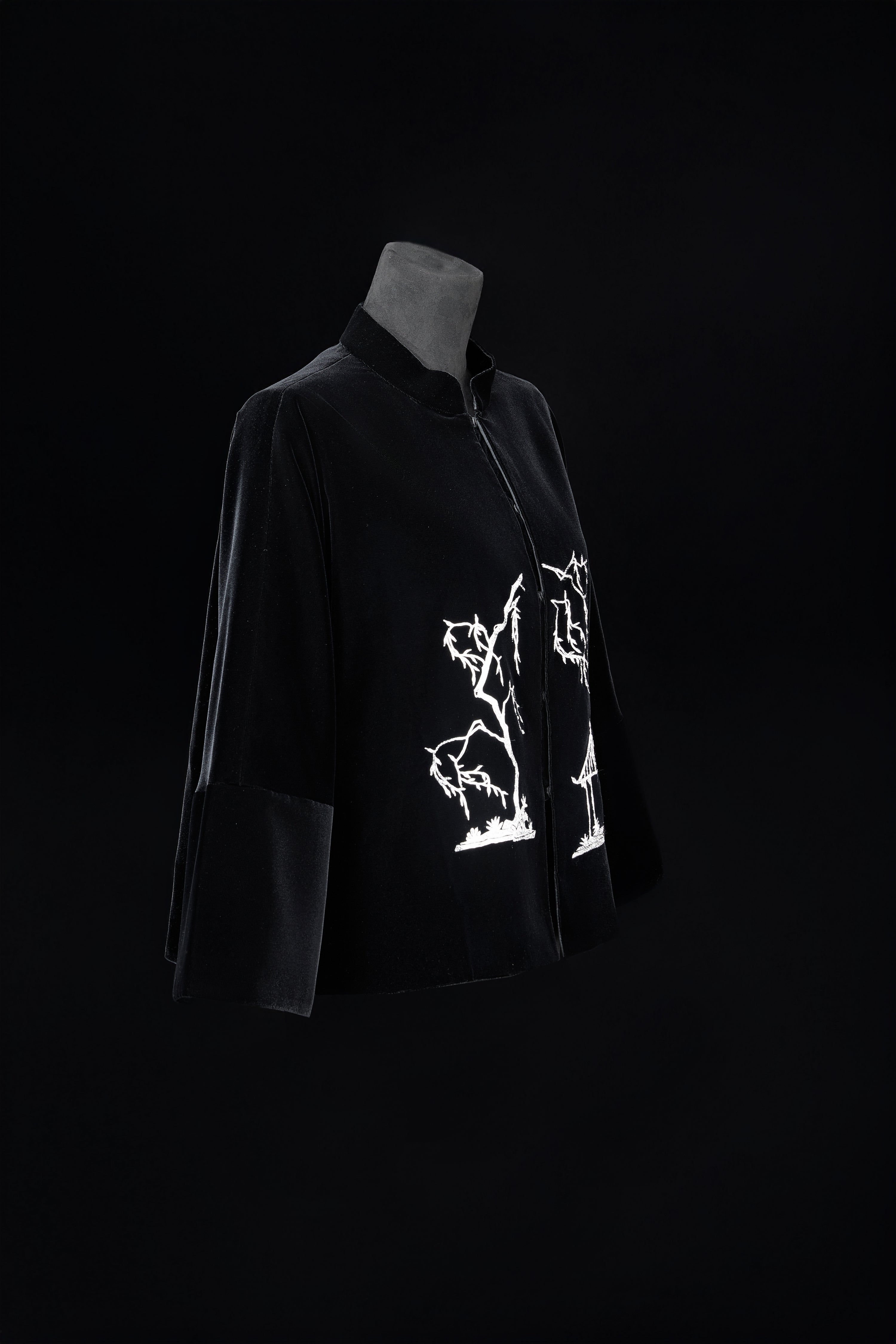 Black Velvet Mid-Open Blouse《黑丝绒中开上衣》