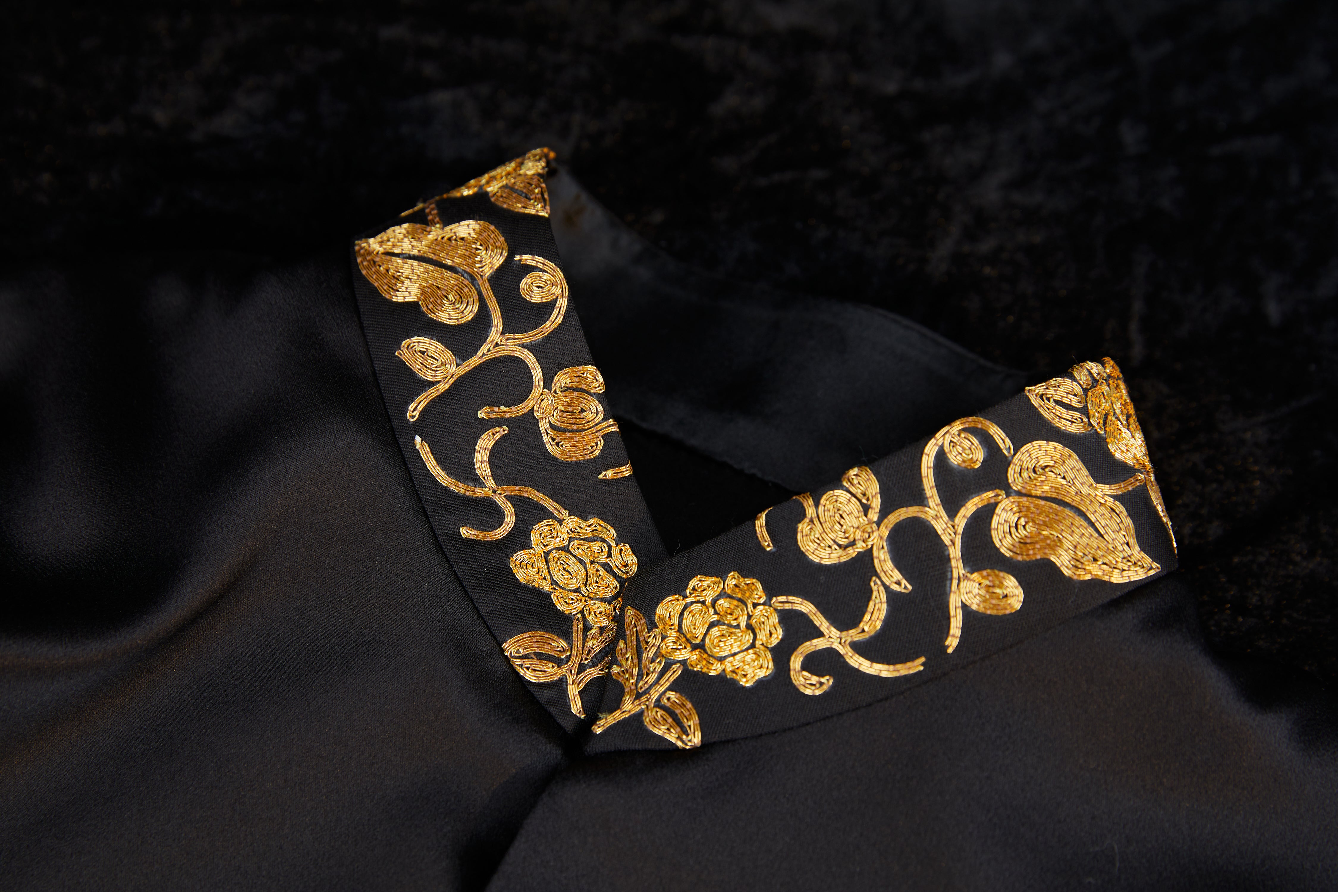 Black Velvet Top《黑丝绒上衣》