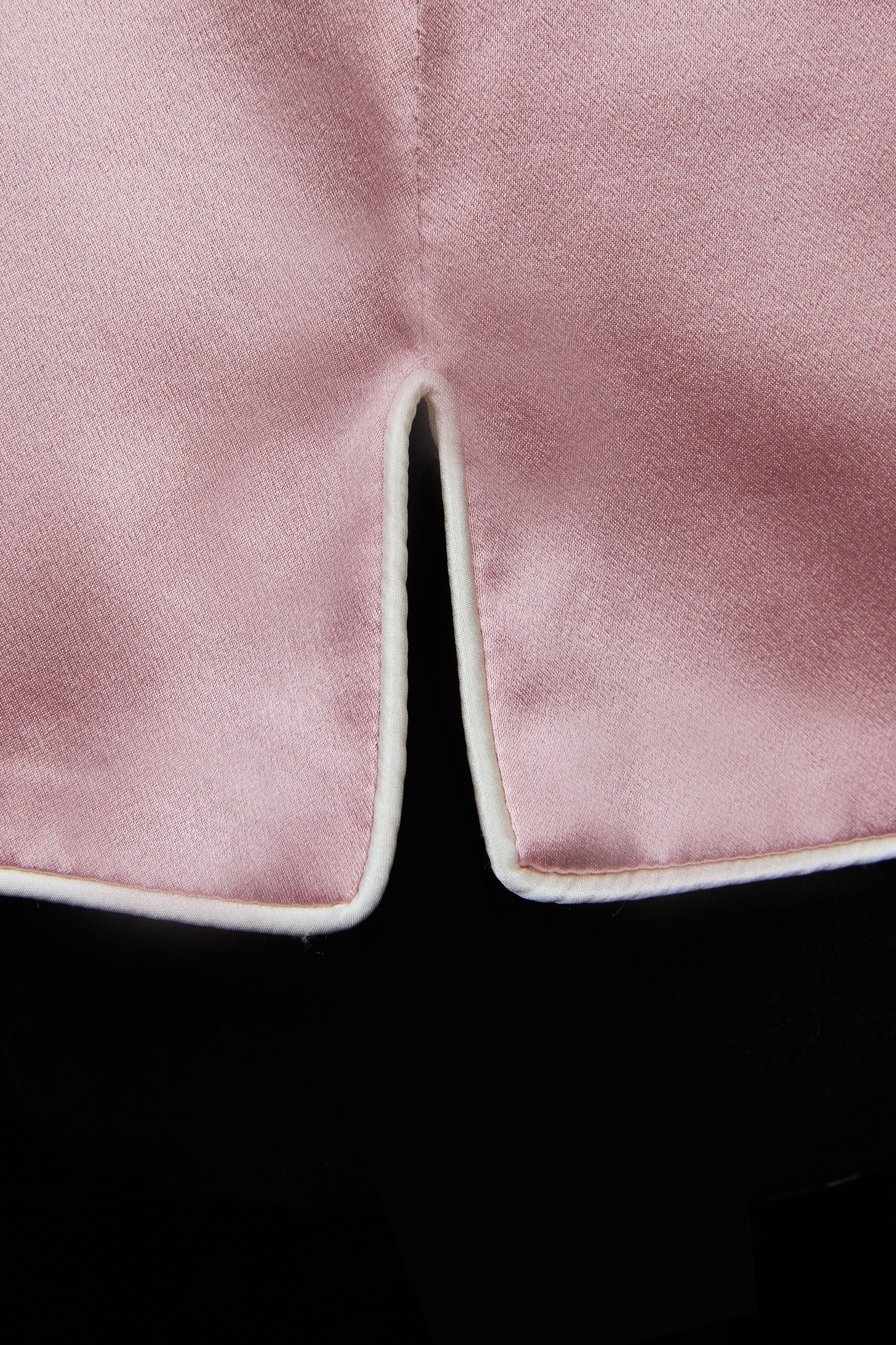 Pink Gold Embroidery《粉色盘金》