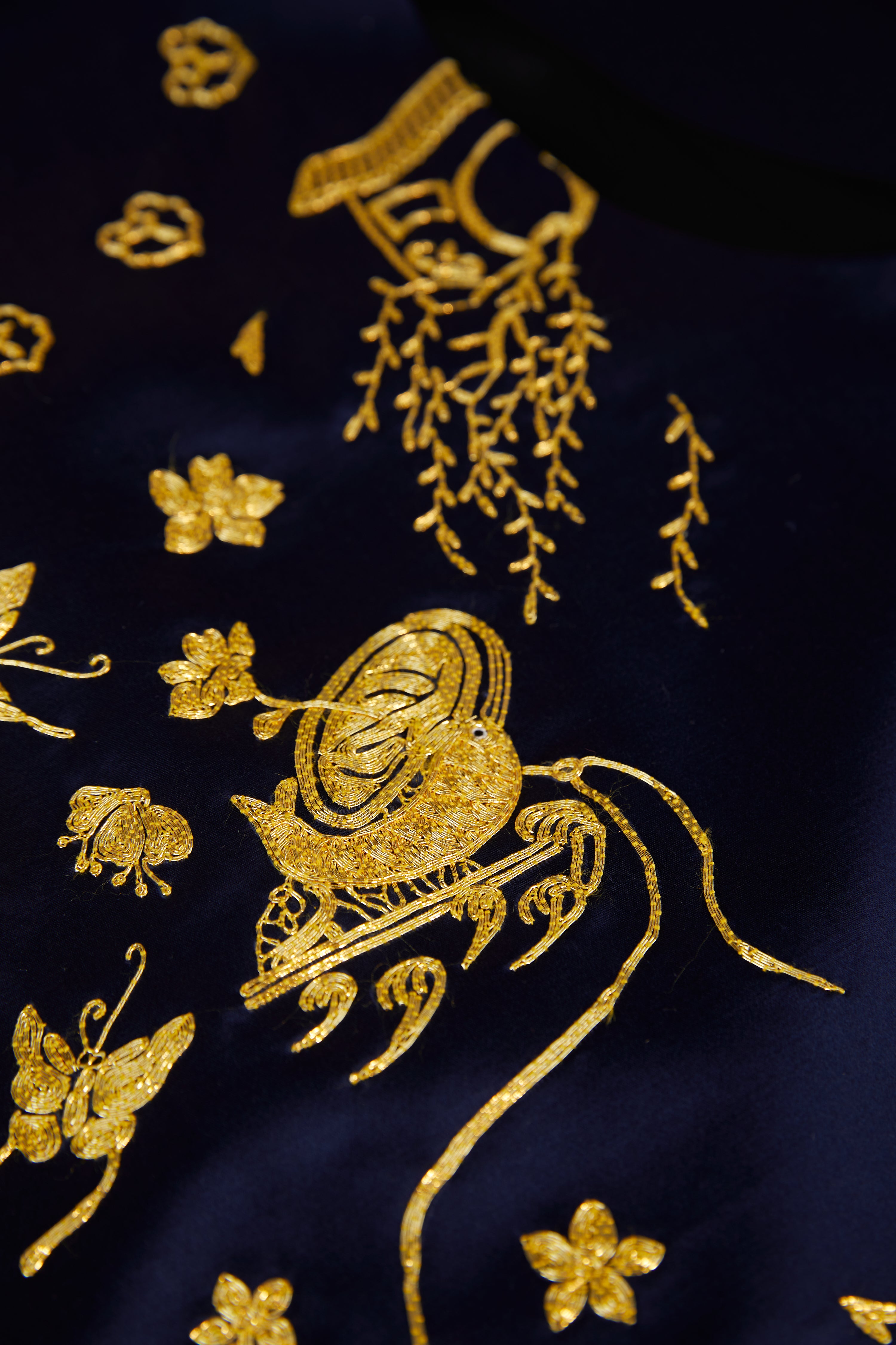 Celestial Eclipse Gown《日晷藏青长裙》